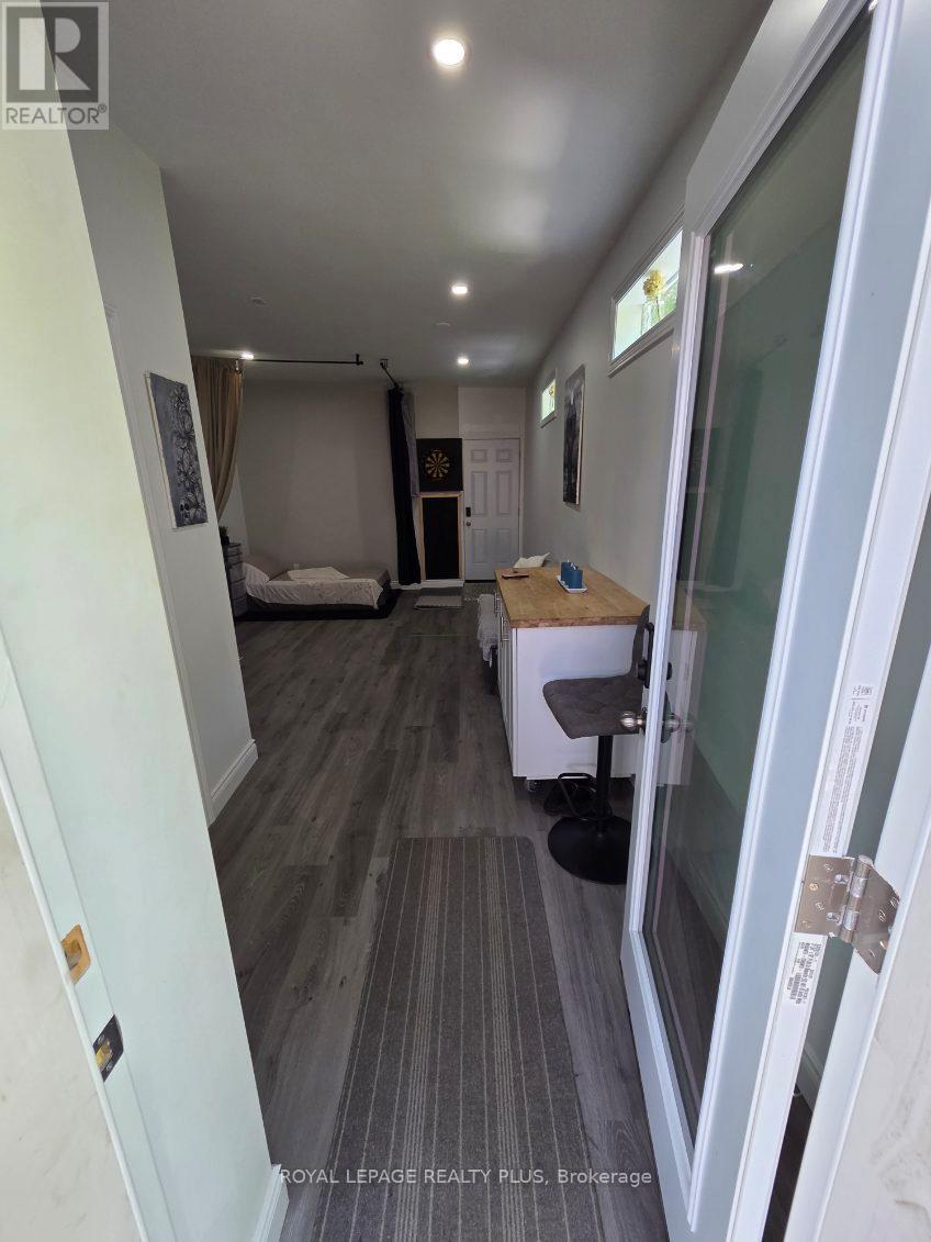 












58 EAST 22ND STREET

,
Hamilton,




Ontario
L8V2V3

