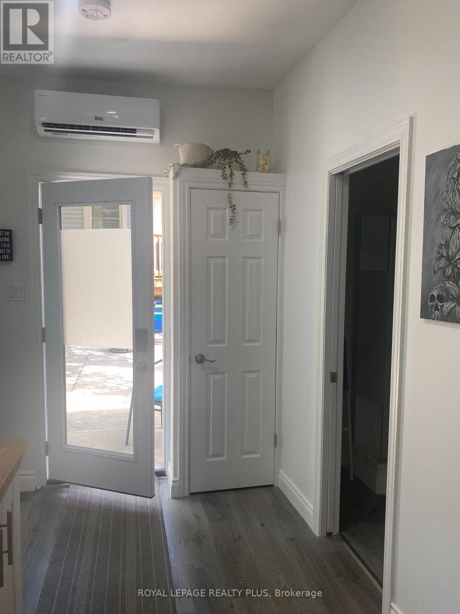 












58 EAST 22ND STREET

,
Hamilton,




Ontario
L8V2V3

