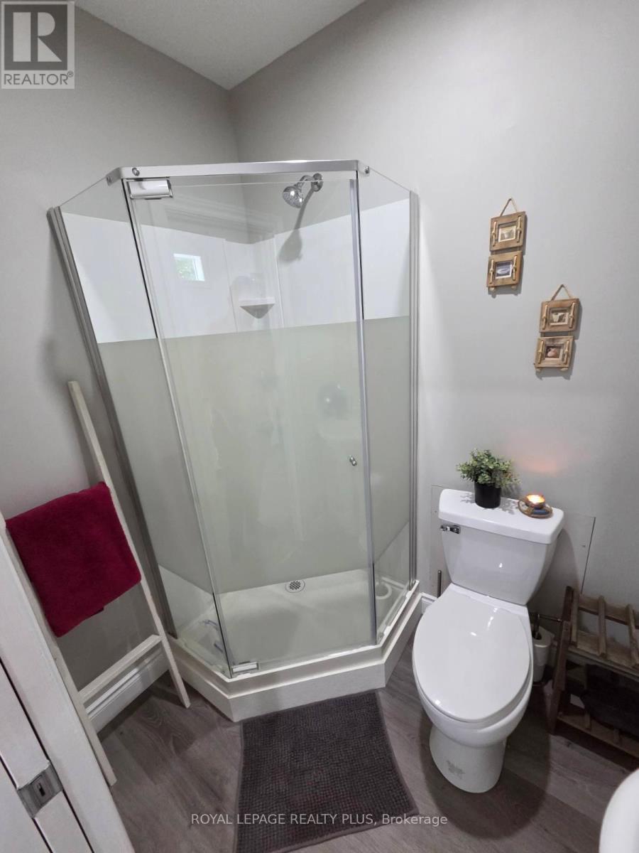 












58 EAST 22ND STREET

,
Hamilton,




Ontario
L8V2V3

