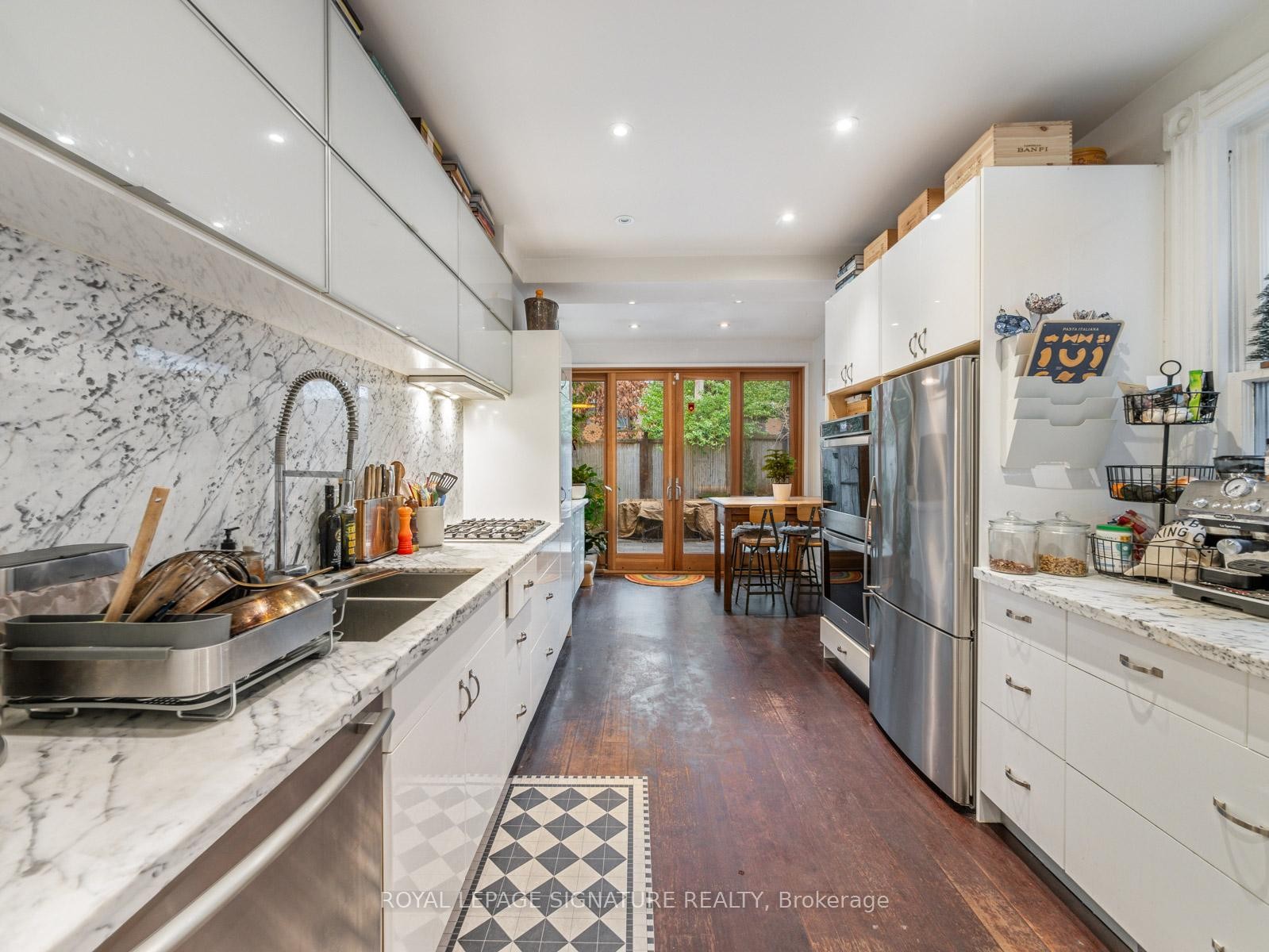 









14


Tranby

Avenue,
Toronto,




ON
M5R 1N5

