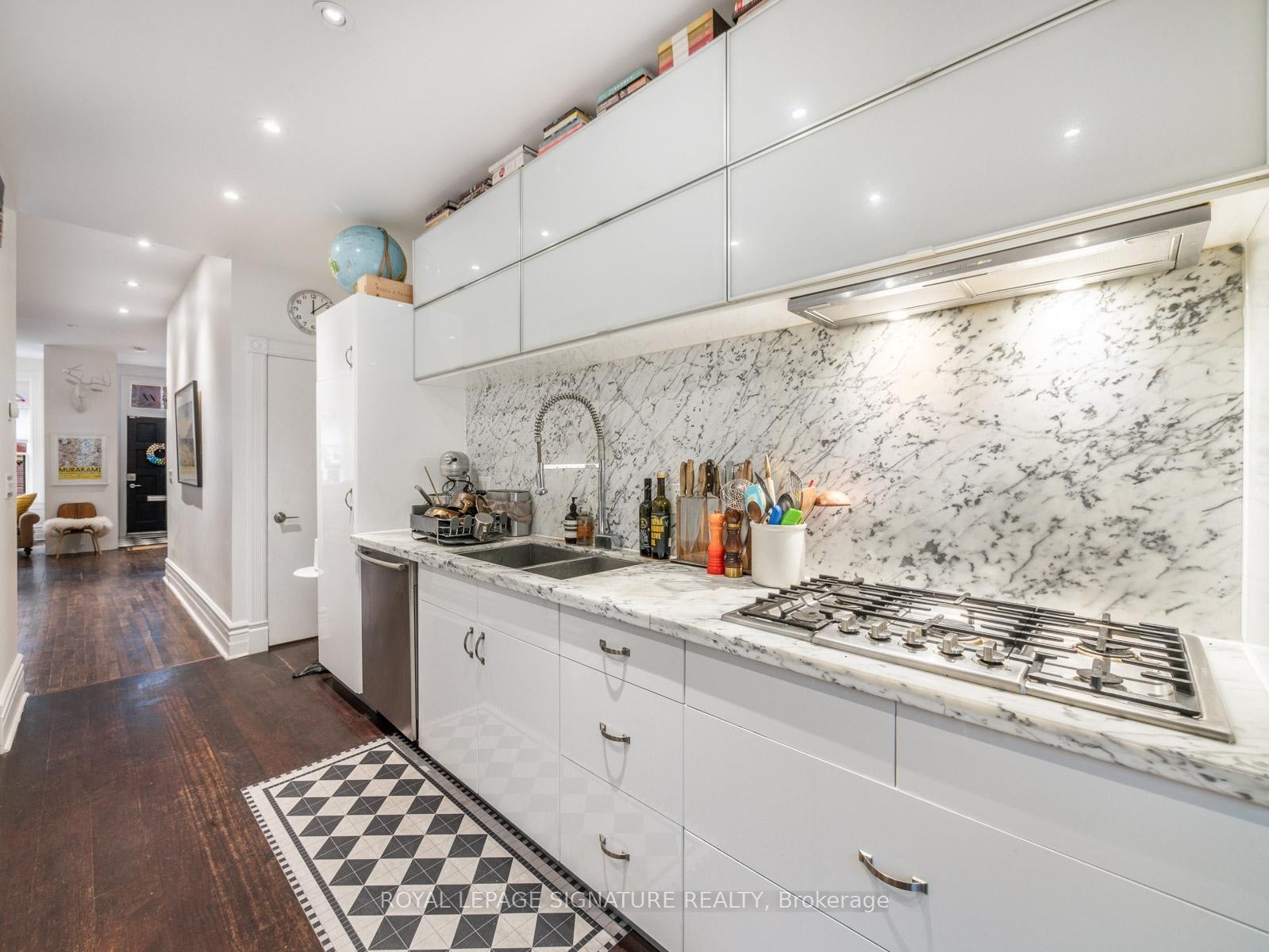 









14


Tranby

Avenue,
Toronto,




ON
M5R 1N5


