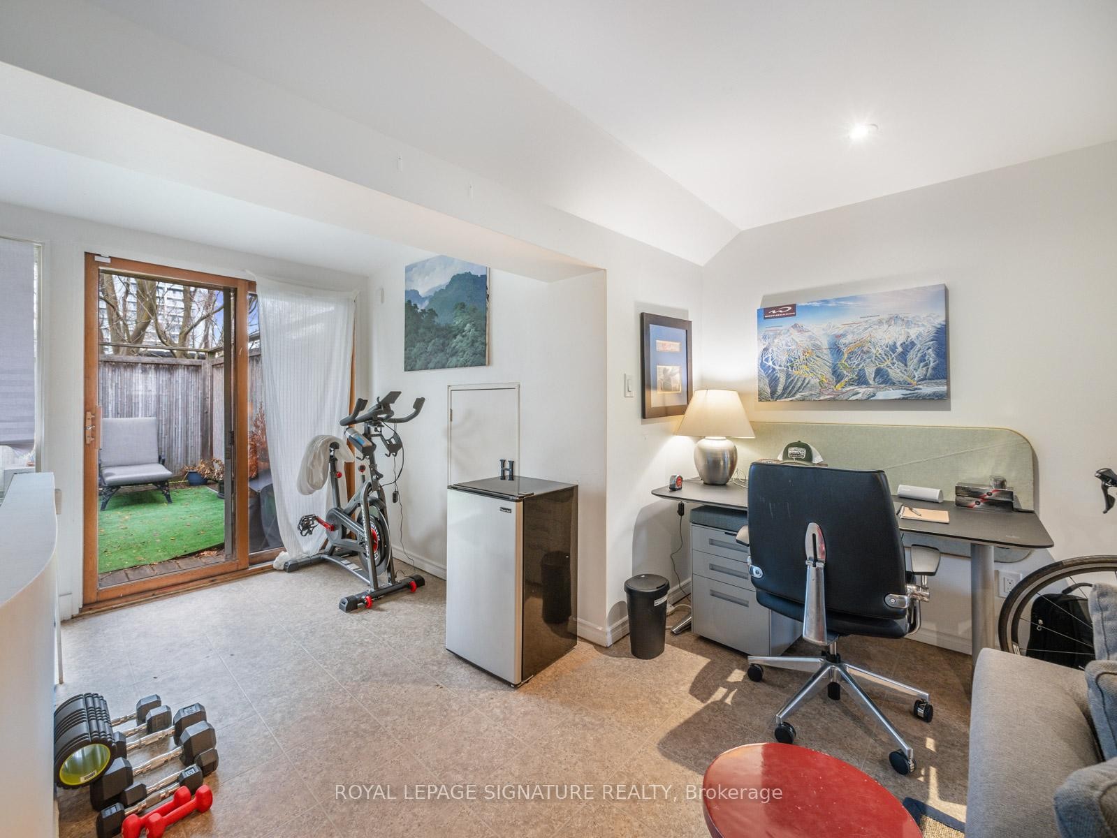 









14


Tranby

Avenue,
Toronto,




ON
M5R 1N5

