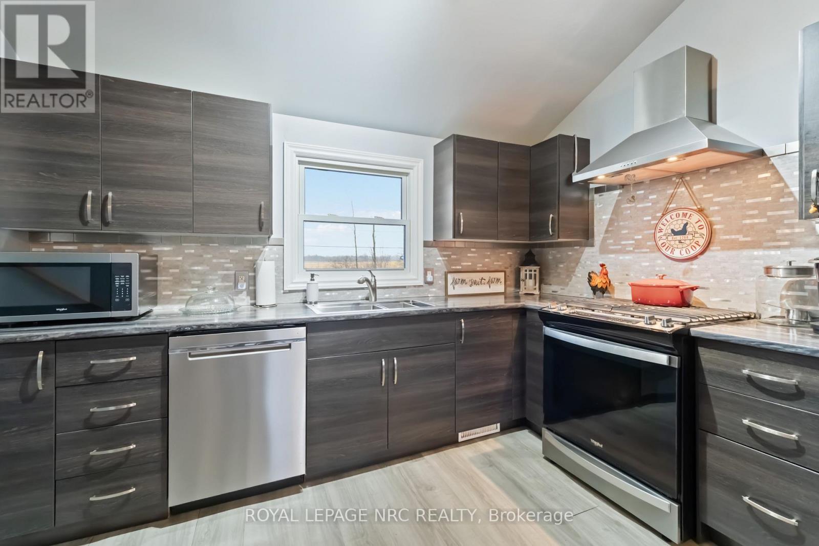 












3406 BOWEN ROAD

,
Fort Erie (Stevensville),




Ontario
L0S1S0

