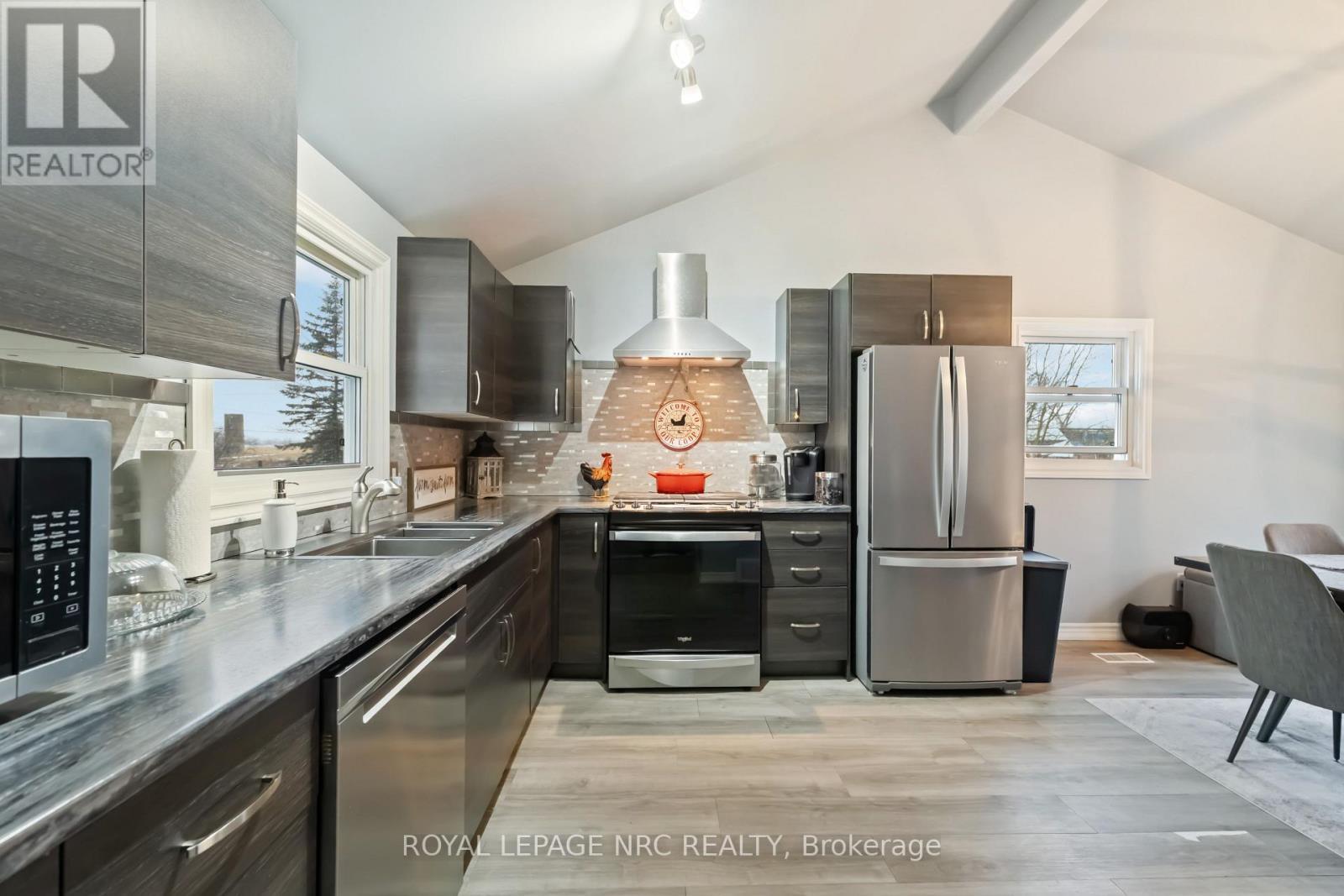 












3406 BOWEN ROAD

,
Fort Erie (Stevensville),




Ontario
L0S1S0

