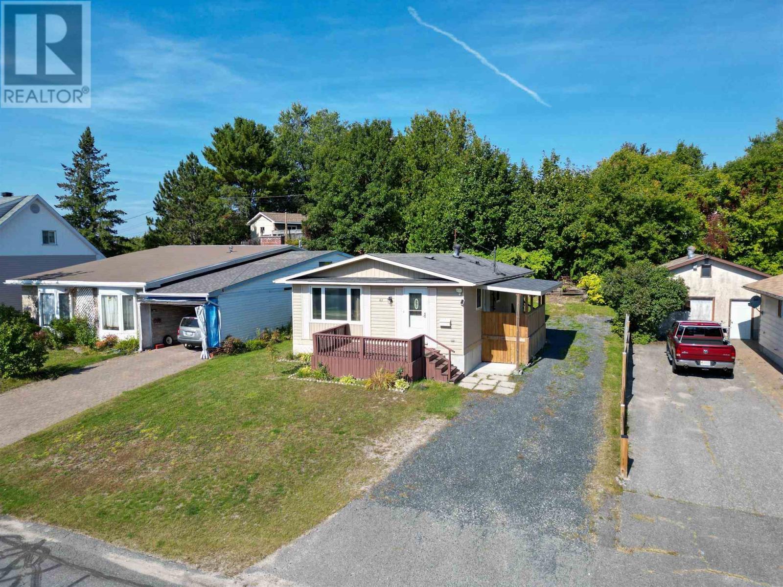 












62 Dieppe AVE

,
Elliot Lake,




Ontario
P5A1H3

