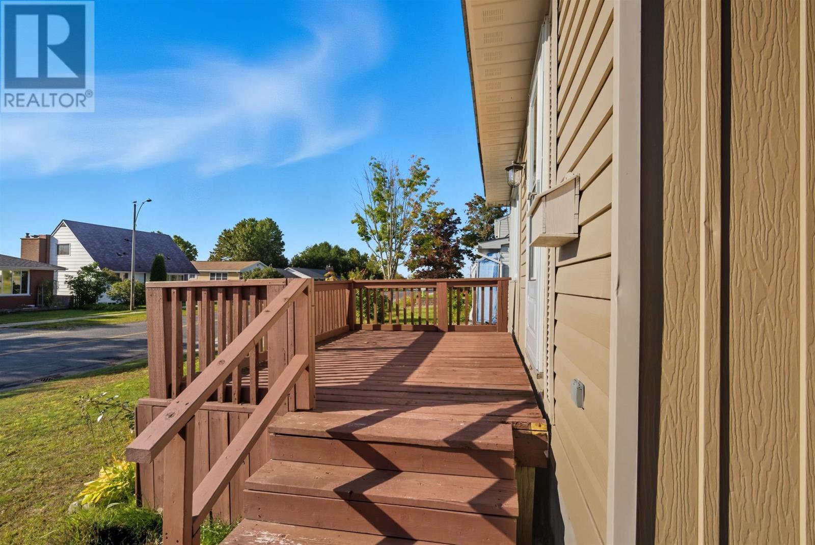 












62 Dieppe AVE

,
Elliot Lake,




Ontario
P5A1H3

