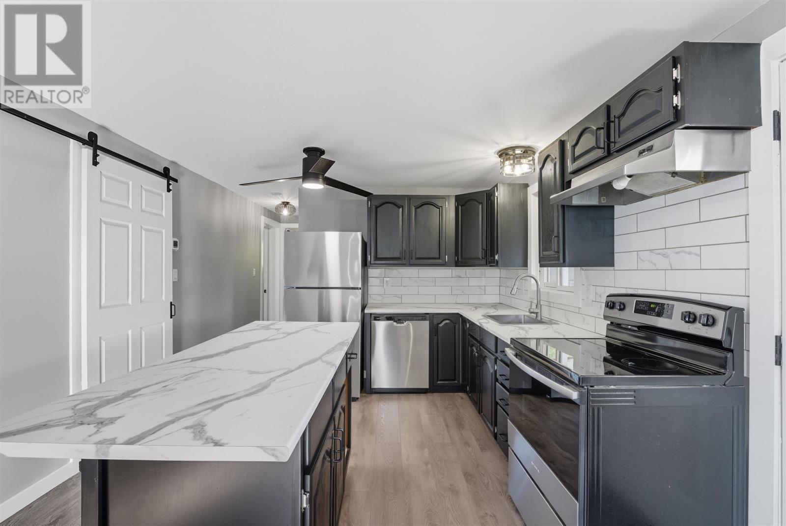 












62 Dieppe AVE

,
Elliot Lake,




Ontario
P5A1H3

