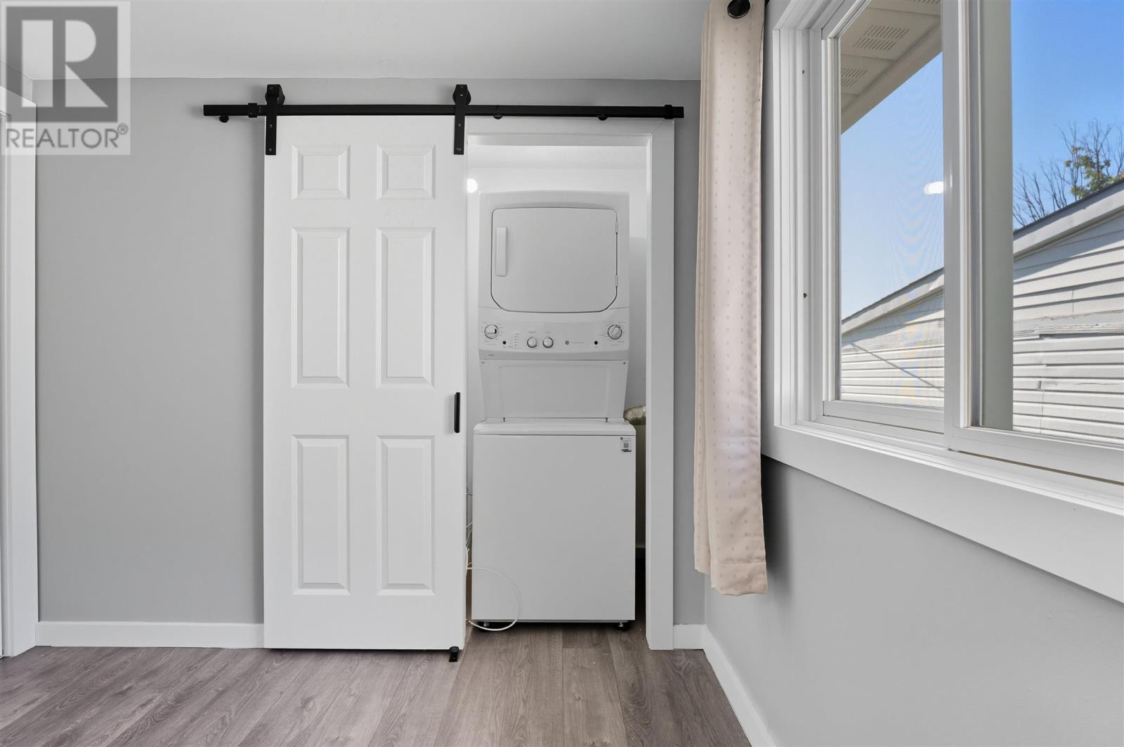 












62 Dieppe AVE

,
Elliot Lake,




Ontario
P5A1H3

