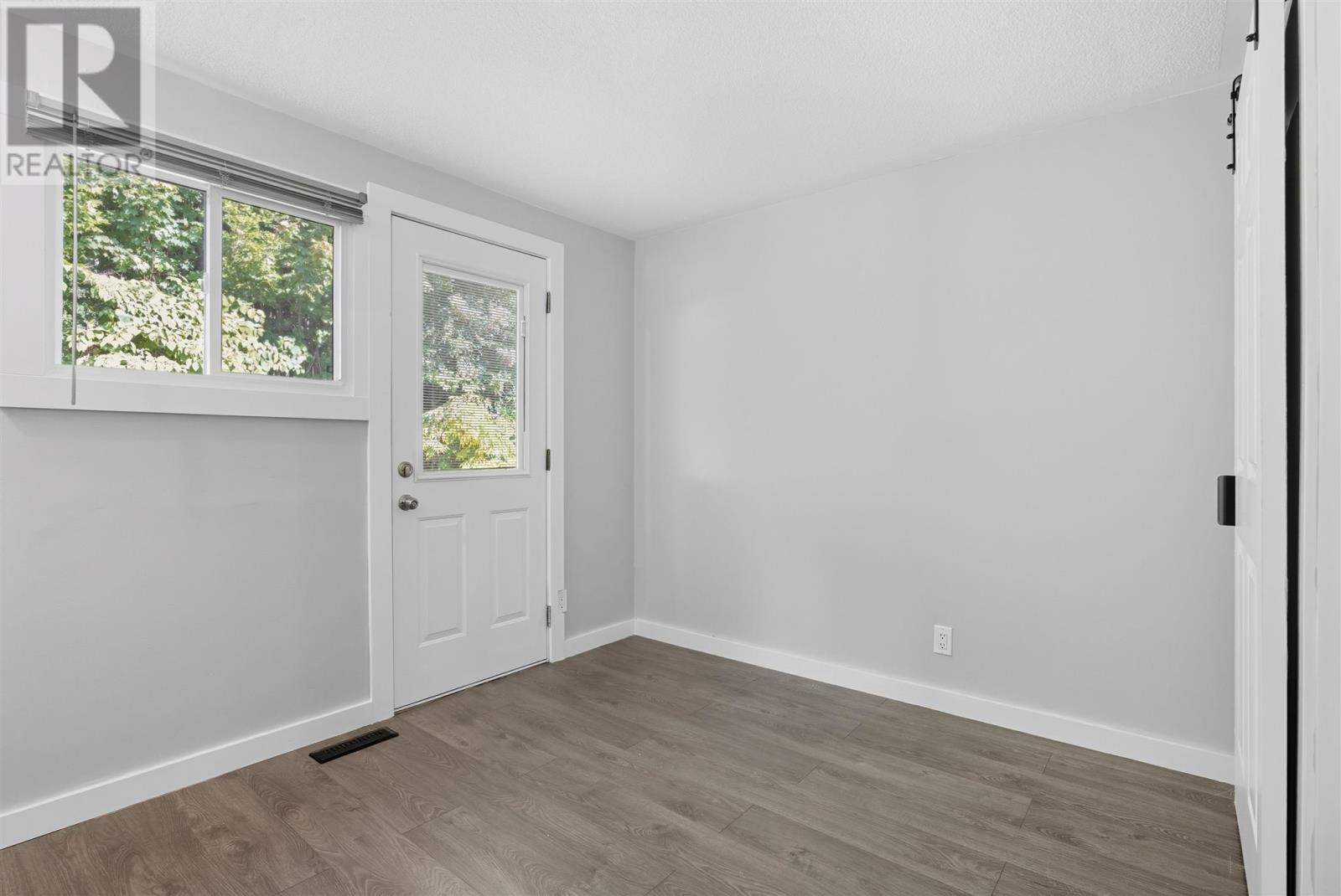 












62 Dieppe AVE

,
Elliot Lake,




Ontario
P5A1H3

