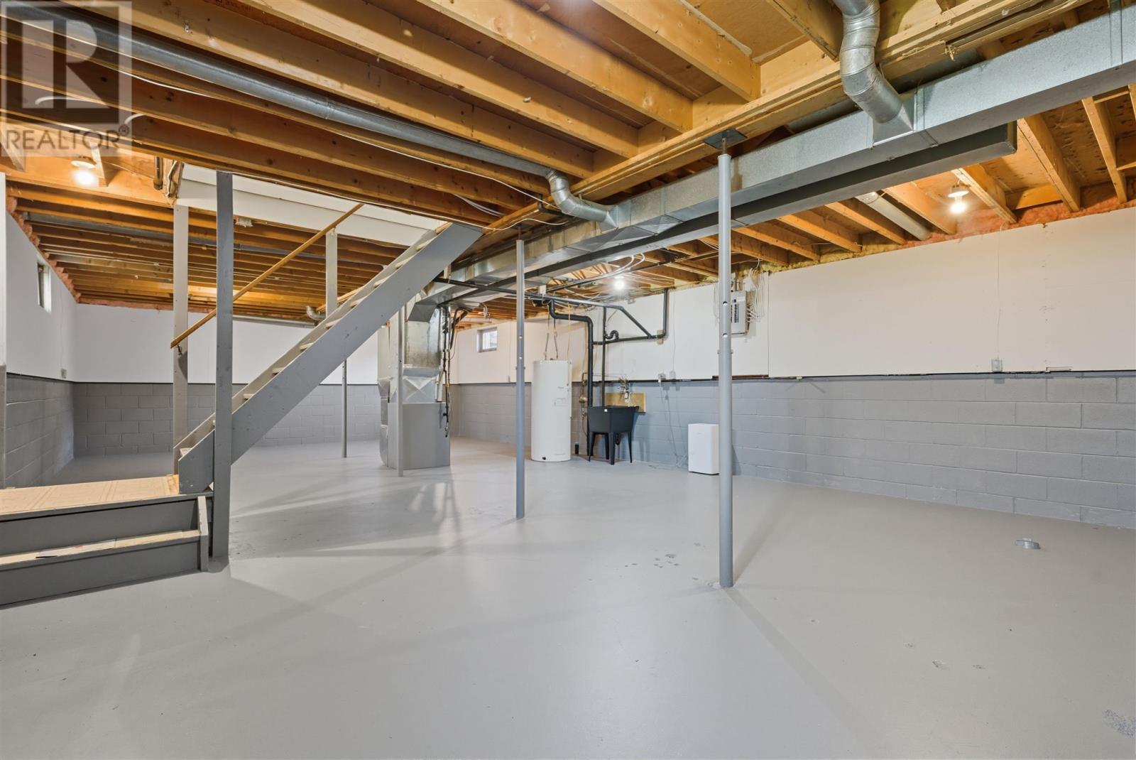 












62 Dieppe AVE

,
Elliot Lake,




Ontario
P5A1H3

