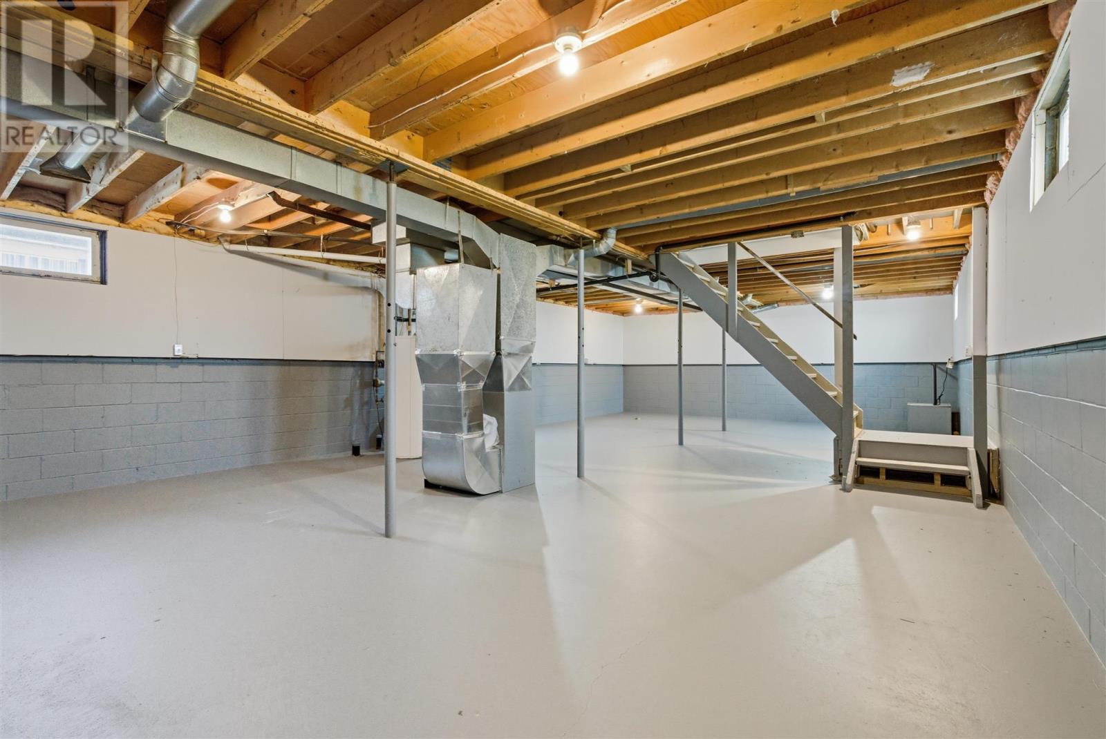 












62 Dieppe AVE

,
Elliot Lake,




Ontario
P5A1H3

