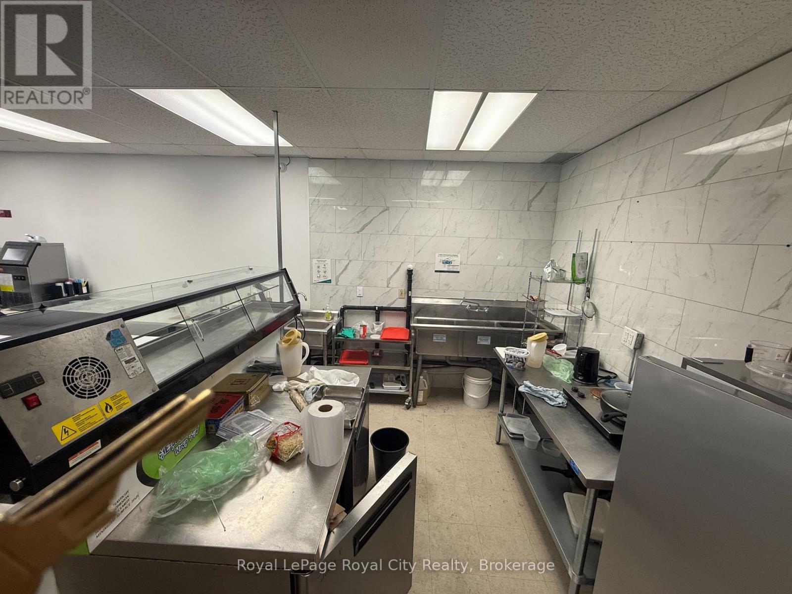 












1 - 46 CORK STREET E

,
Guelph (Downtown),




Ontario
N1H2W8

