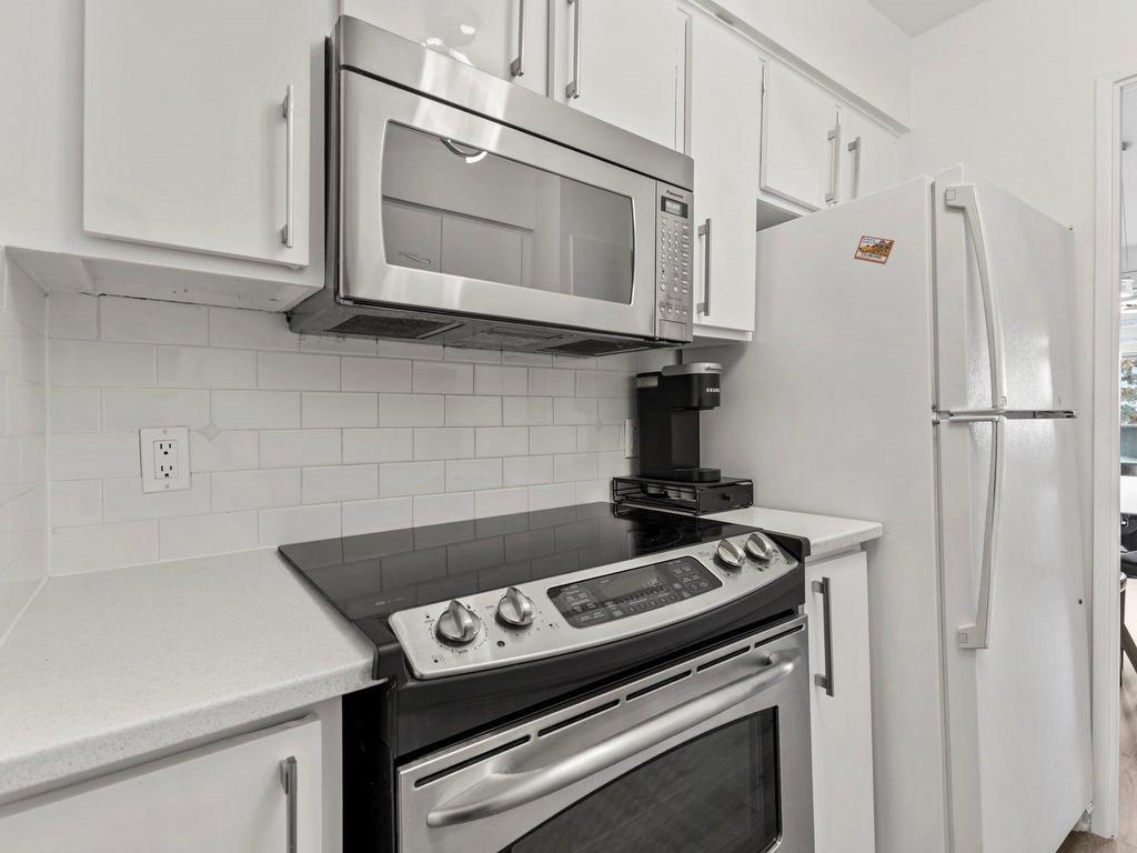 









5900


Av. Armstrong

, 508,
Côte-Saint-Luc,




QC
H4W2Z5

