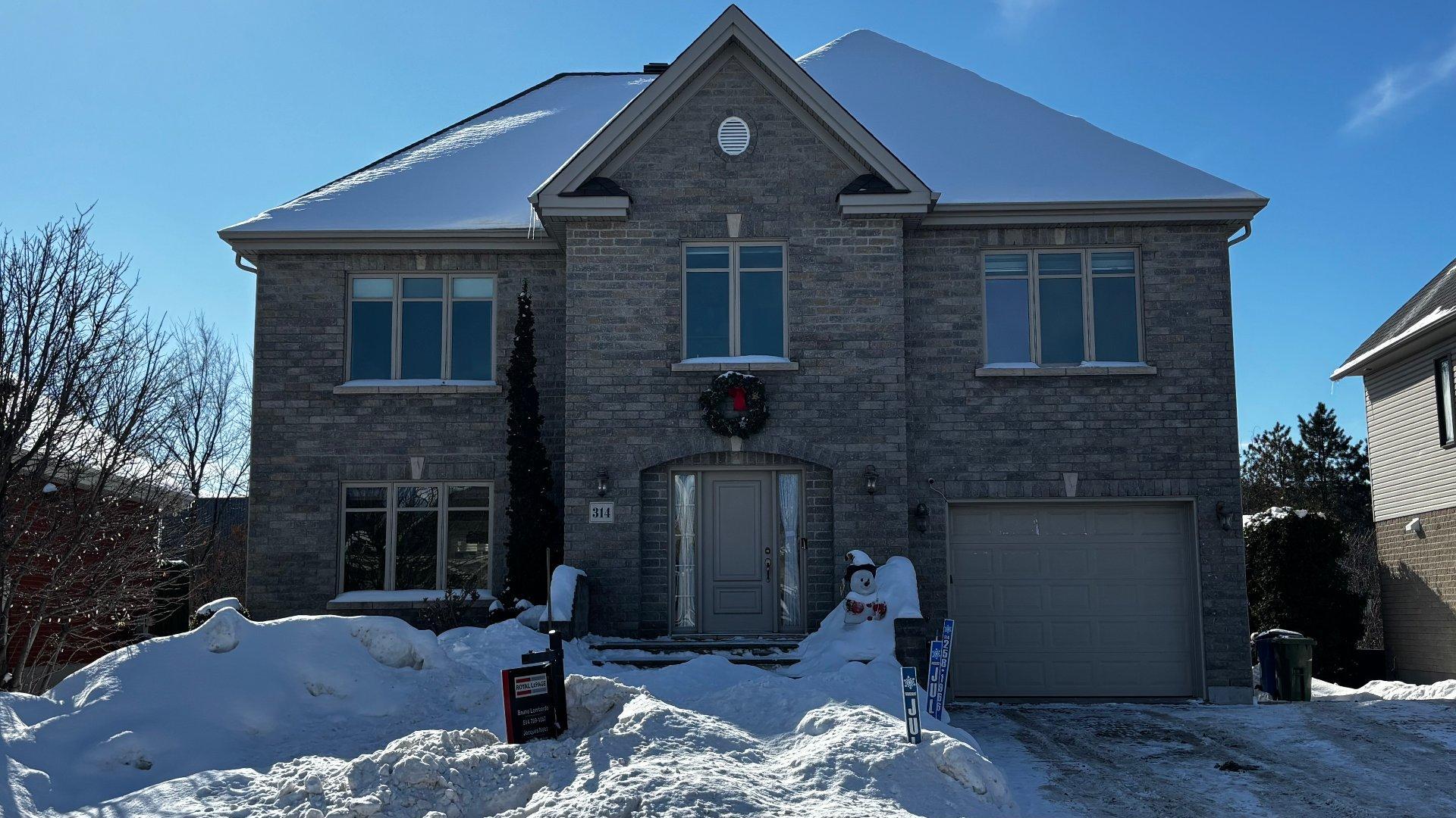 









314


Rue de Gascogne

,
Boucherville,




QC
J4B8T2

