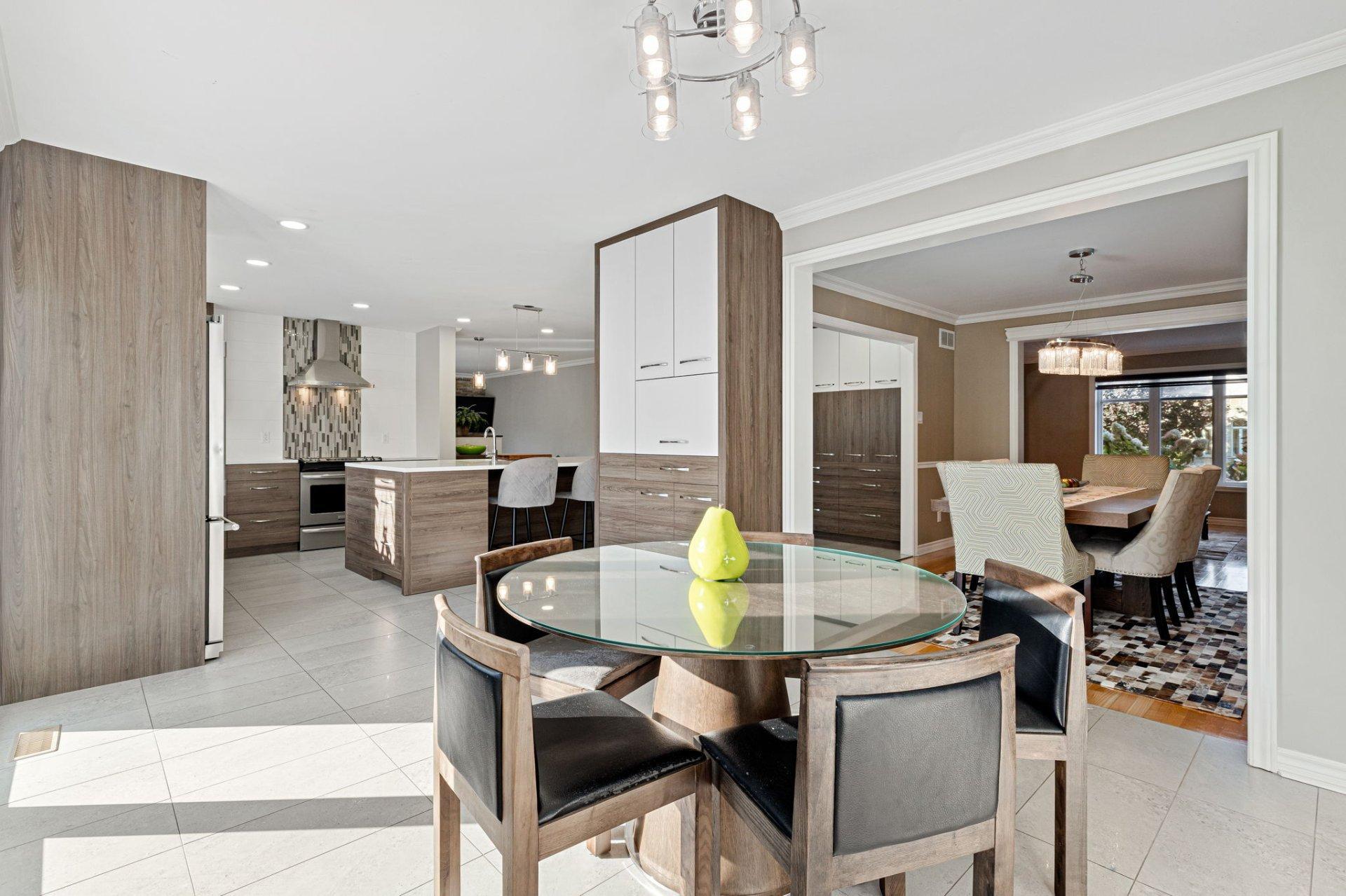 









314


Rue de Gascogne

,
Boucherville,




QC
J4B8T2

