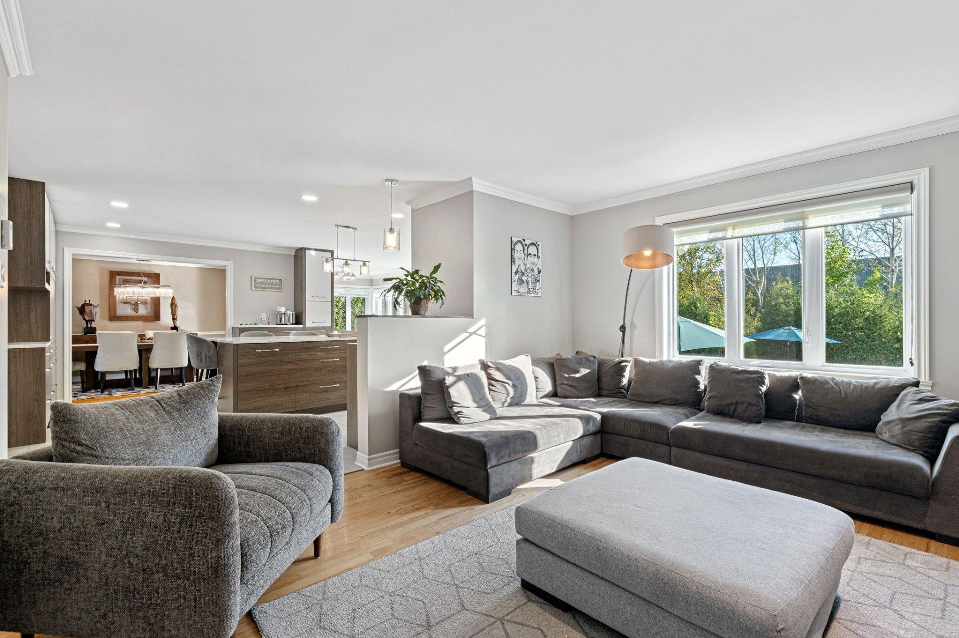 









314


Rue de Gascogne

,
Boucherville,




QC
J4B8T2

