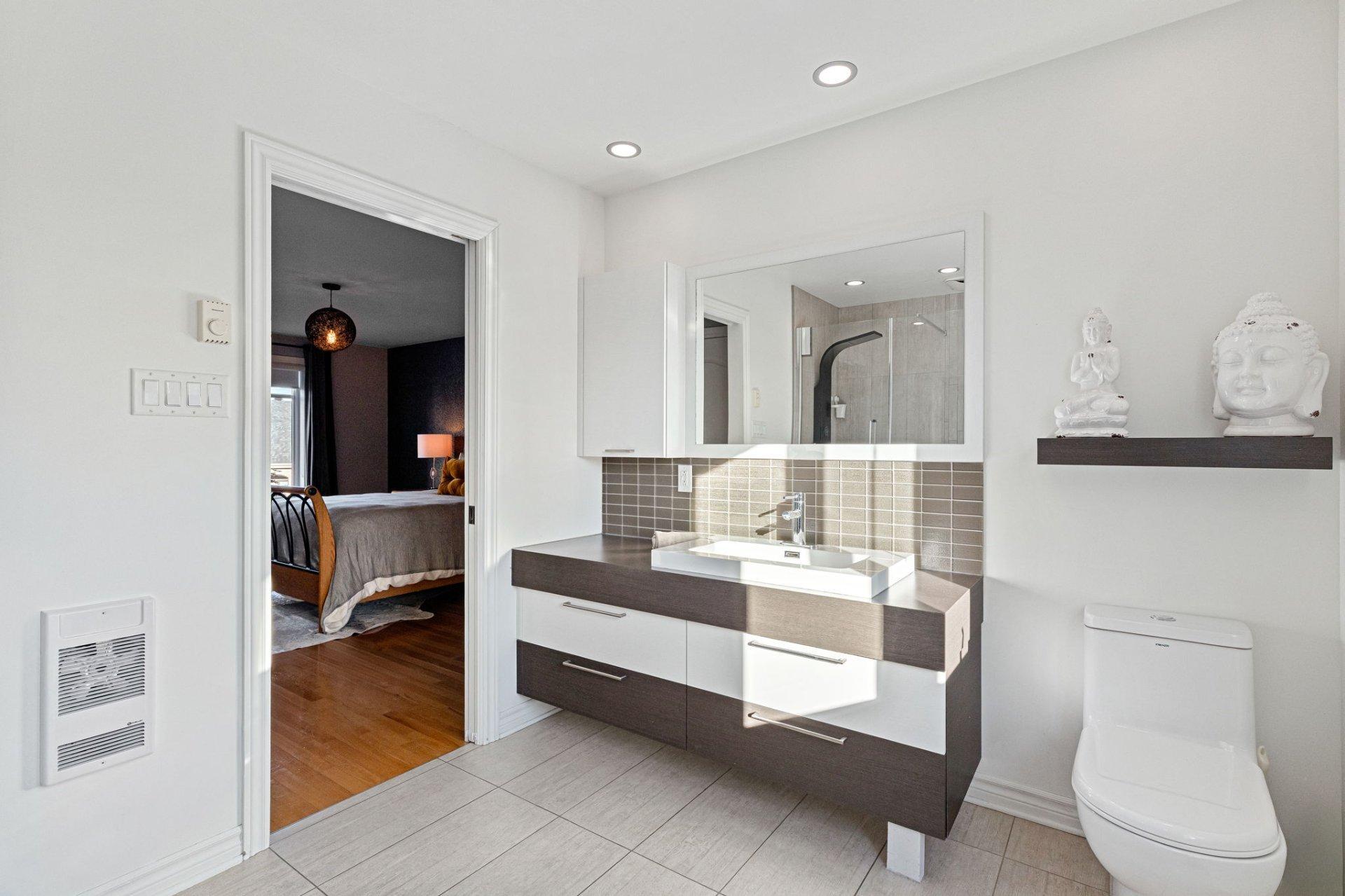 









314


Rue de Gascogne

,
Boucherville,




QC
J4B8T2

