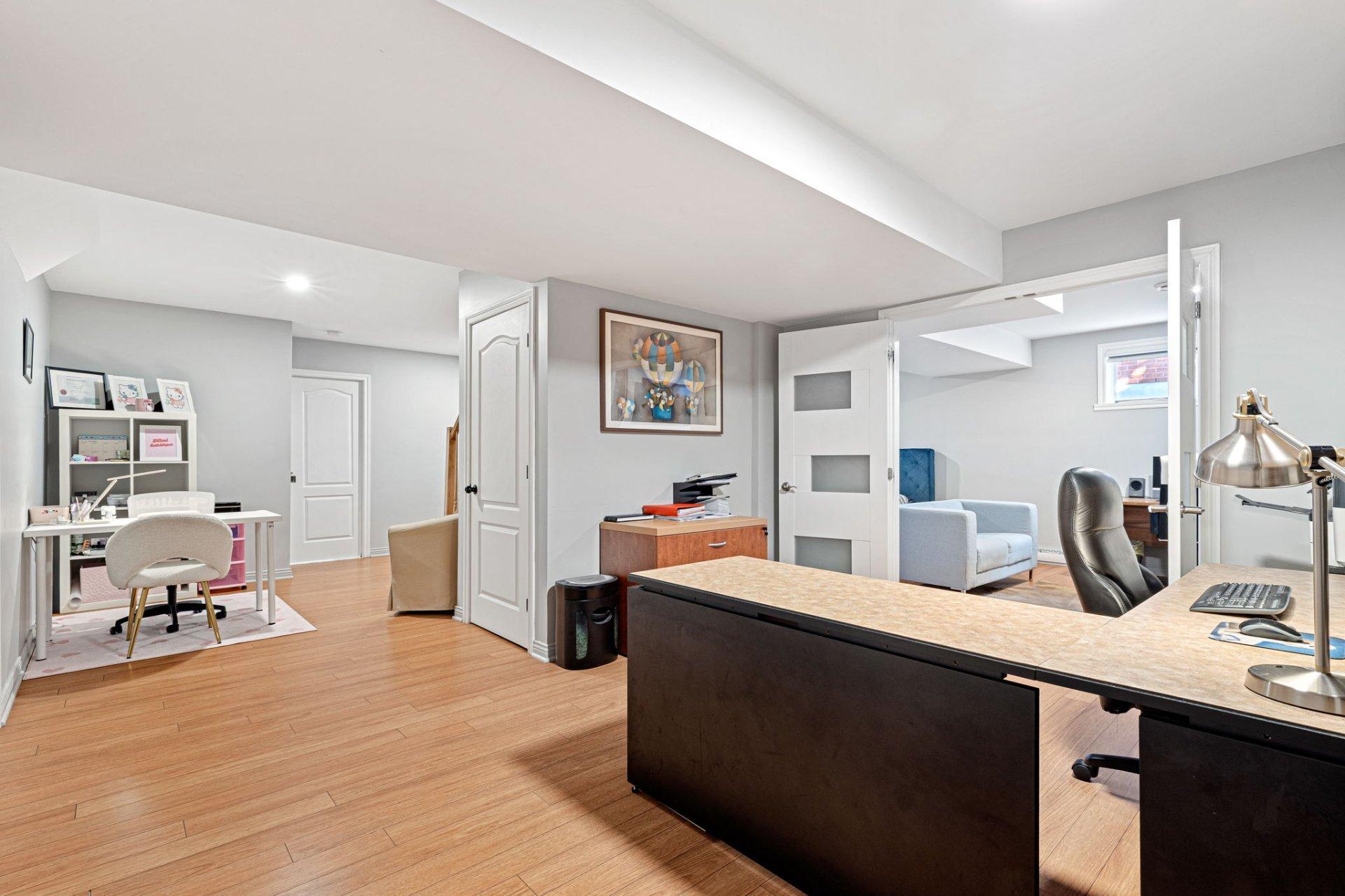 









314


Rue de Gascogne

,
Boucherville,




QC
J4B8T2

