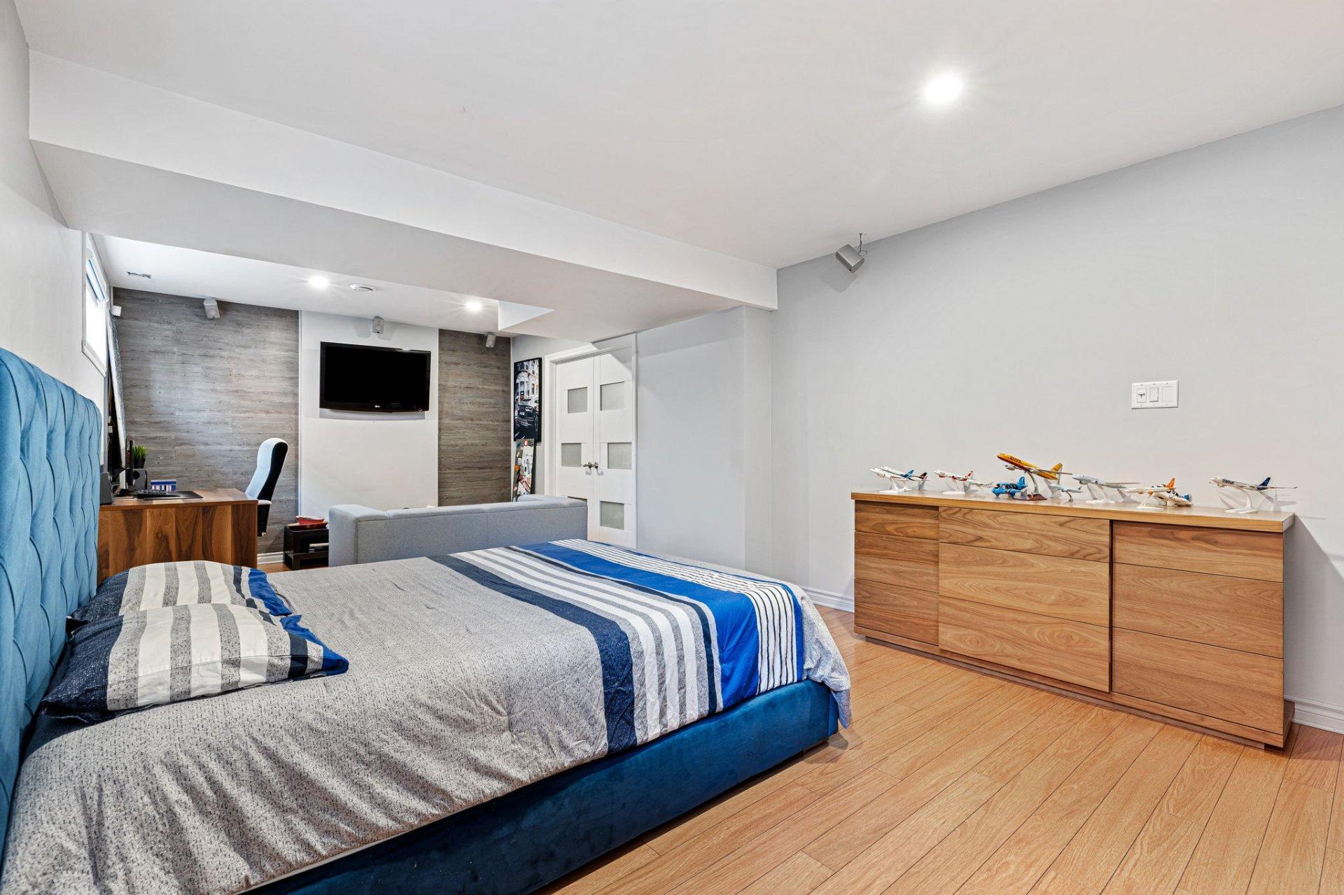 









314


Rue de Gascogne

,
Boucherville,




QC
J4B8T2

