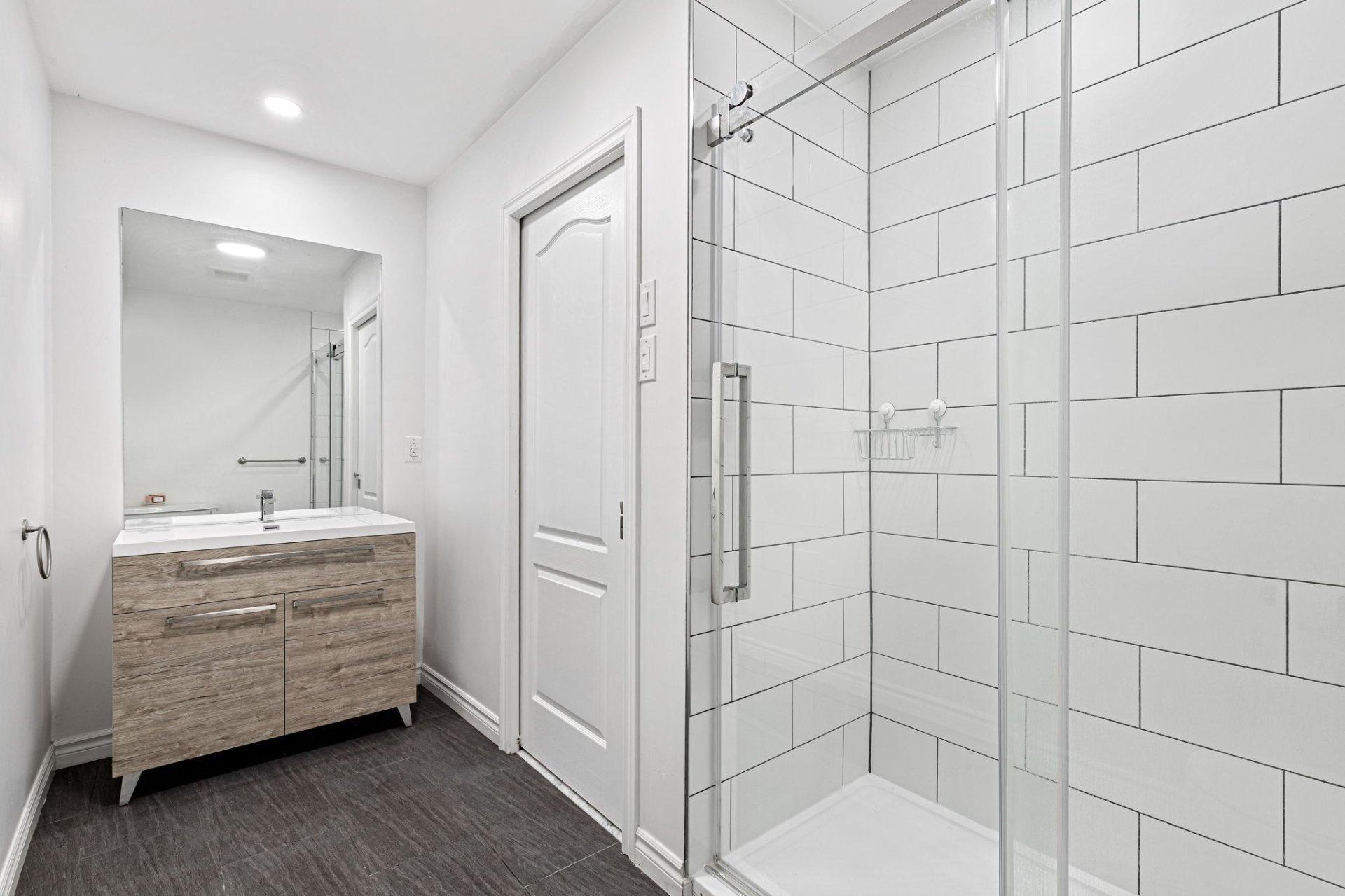 









314


Rue de Gascogne

,
Boucherville,




QC
J4B8T2

