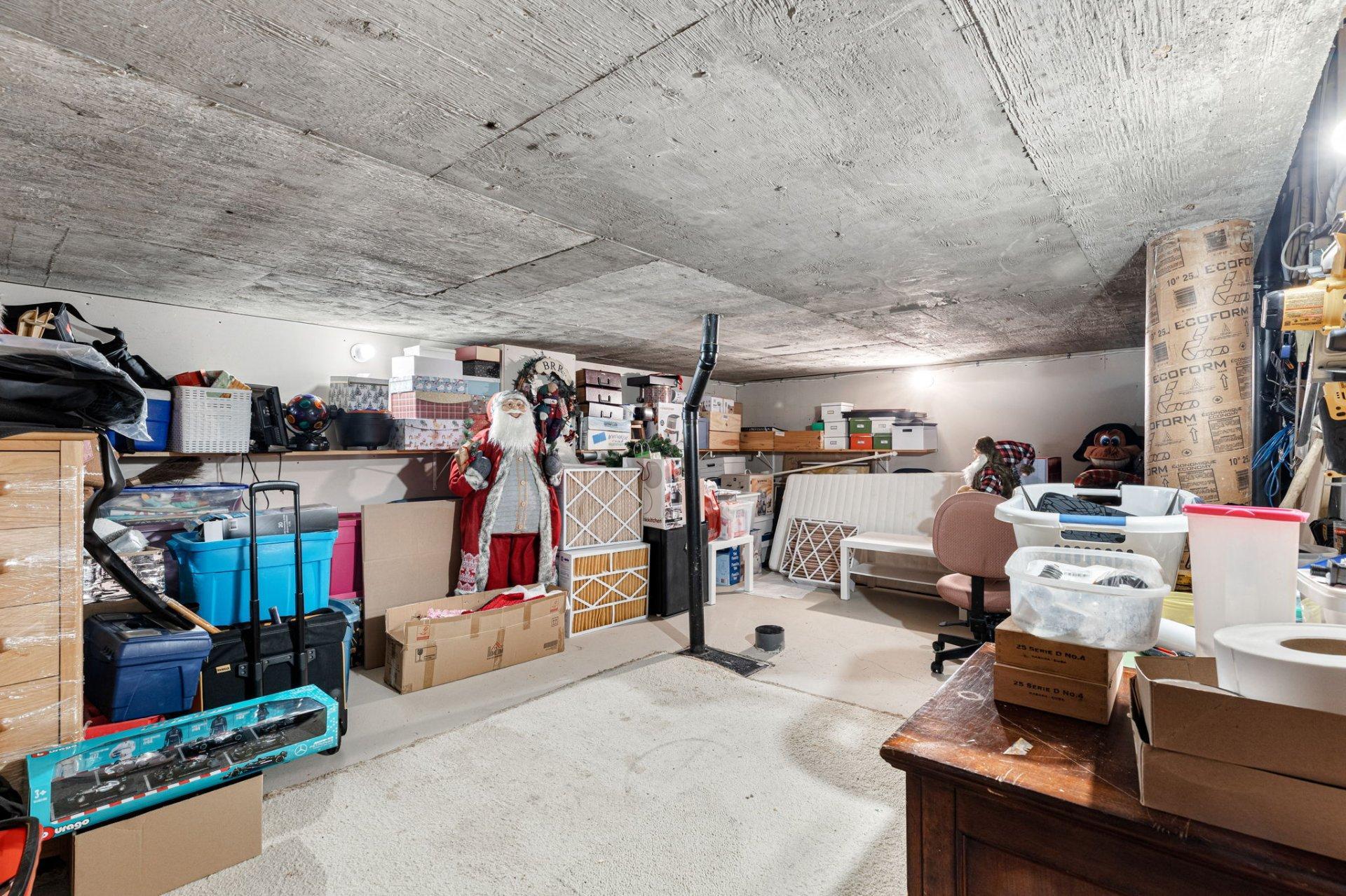 









314


Rue de Gascogne

,
Boucherville,




QC
J4B8T2

