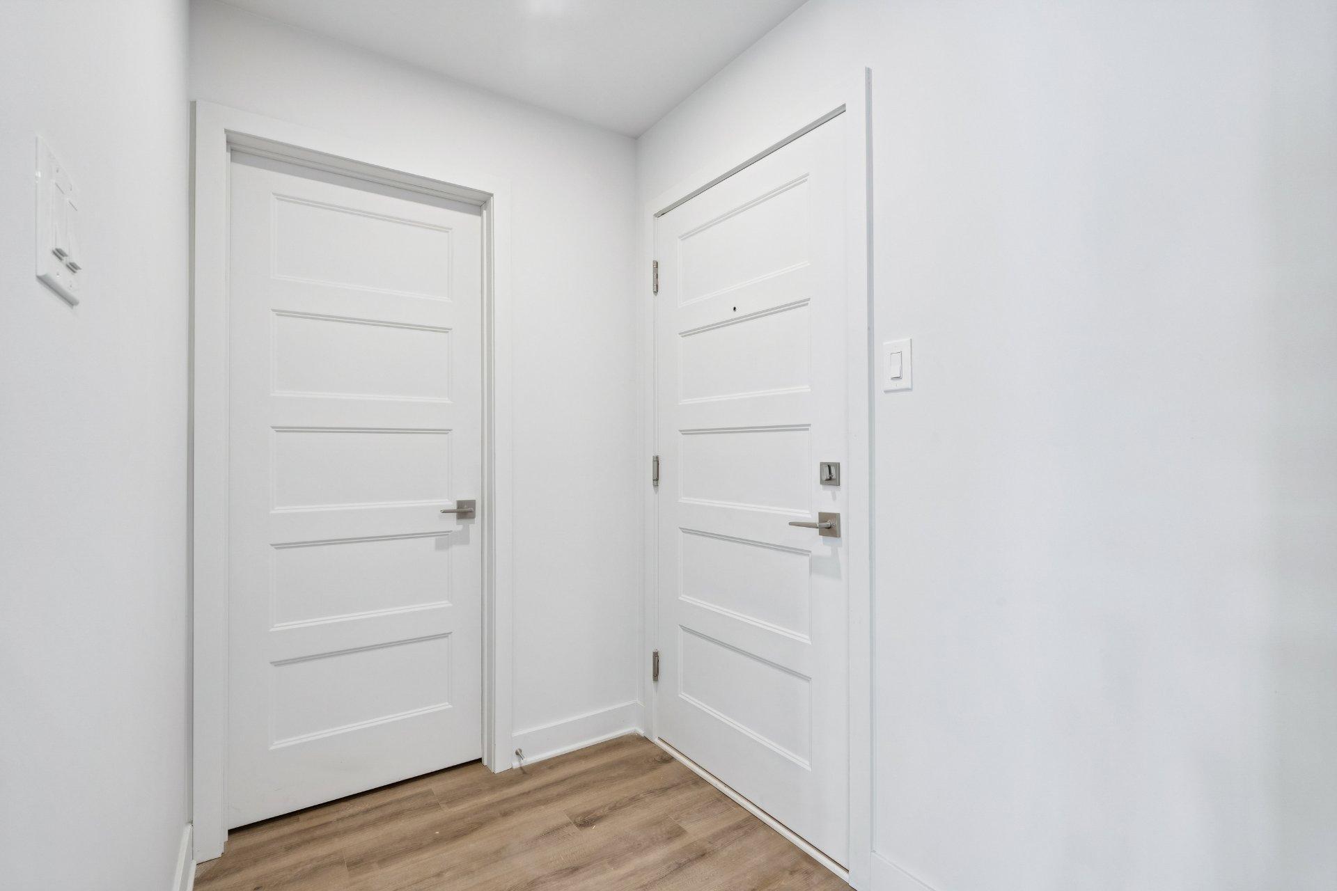 









402


Av. Barron

, 205,
Lachute,




QC
J8H4L6

