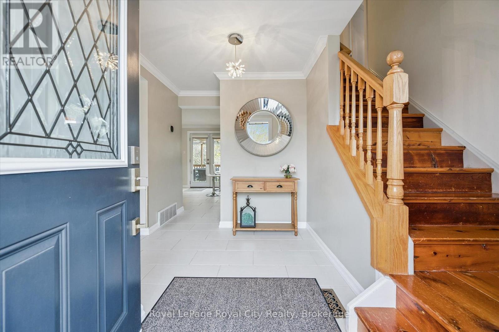 












52 HILLDALE CRESCENT

,
Guelph (Kortright West),




Ontario
N1G4B8

