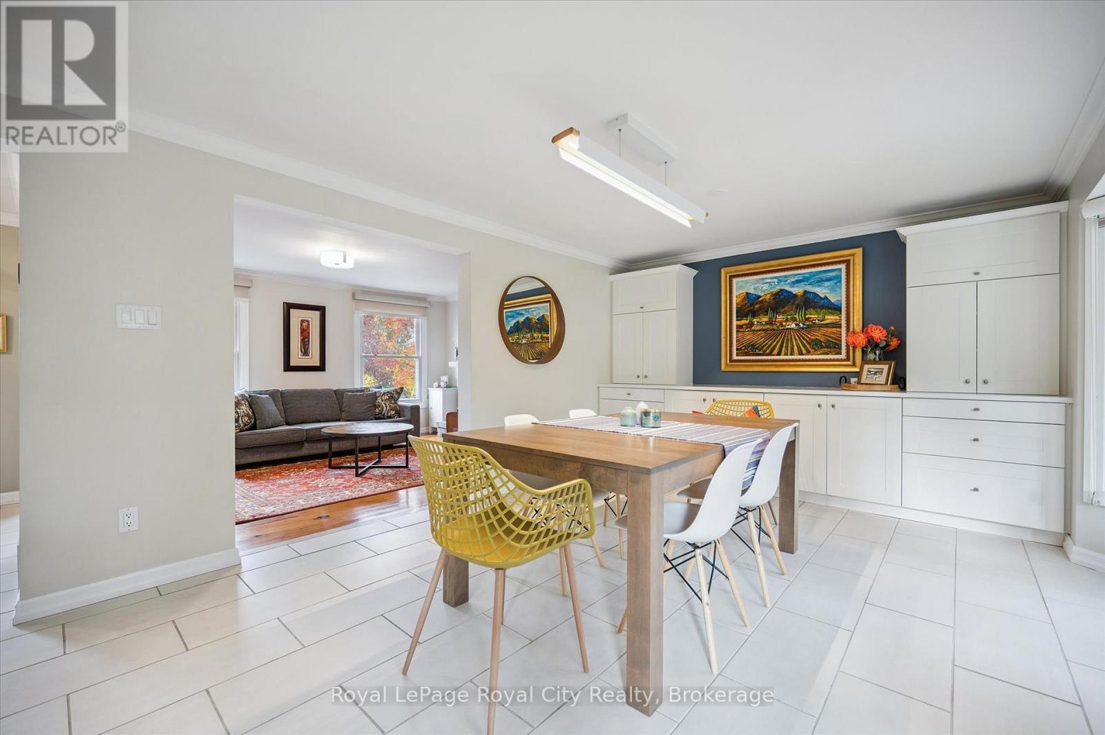 












52 HILLDALE CRESCENT

,
Guelph (Kortright West),




Ontario
N1G4B8

