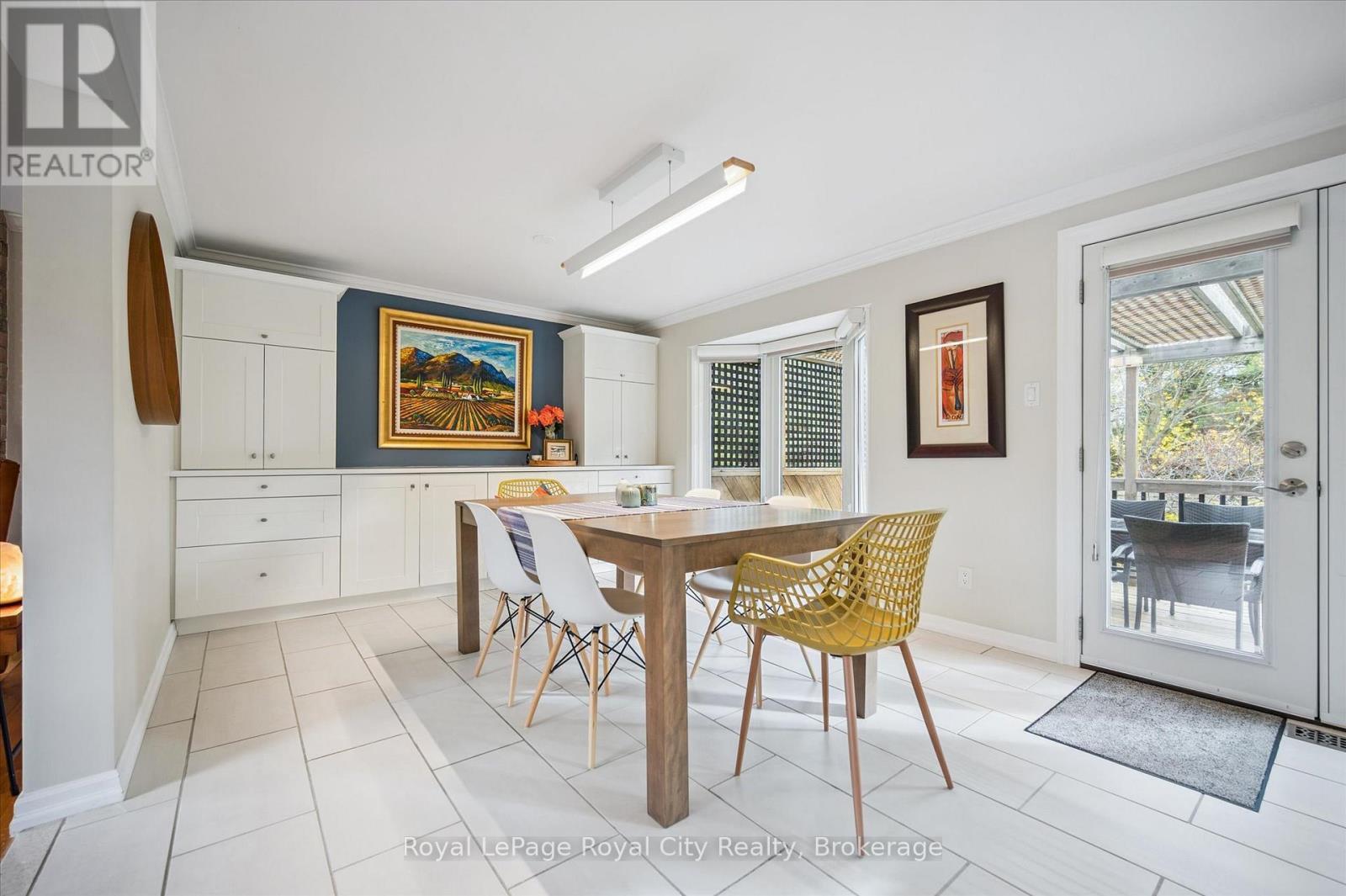 












52 HILLDALE CRESCENT

,
Guelph (Kortright West),




Ontario
N1G4B8

