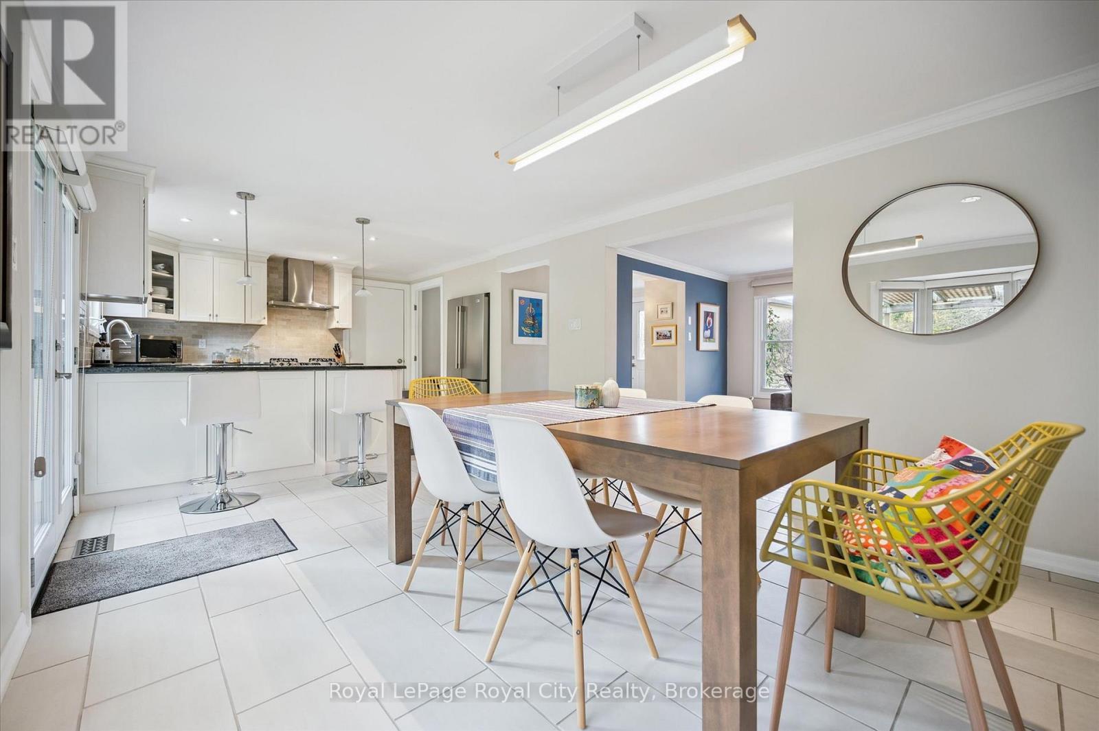 












52 HILLDALE CRESCENT

,
Guelph (Kortright West),




Ontario
N1G4B8

