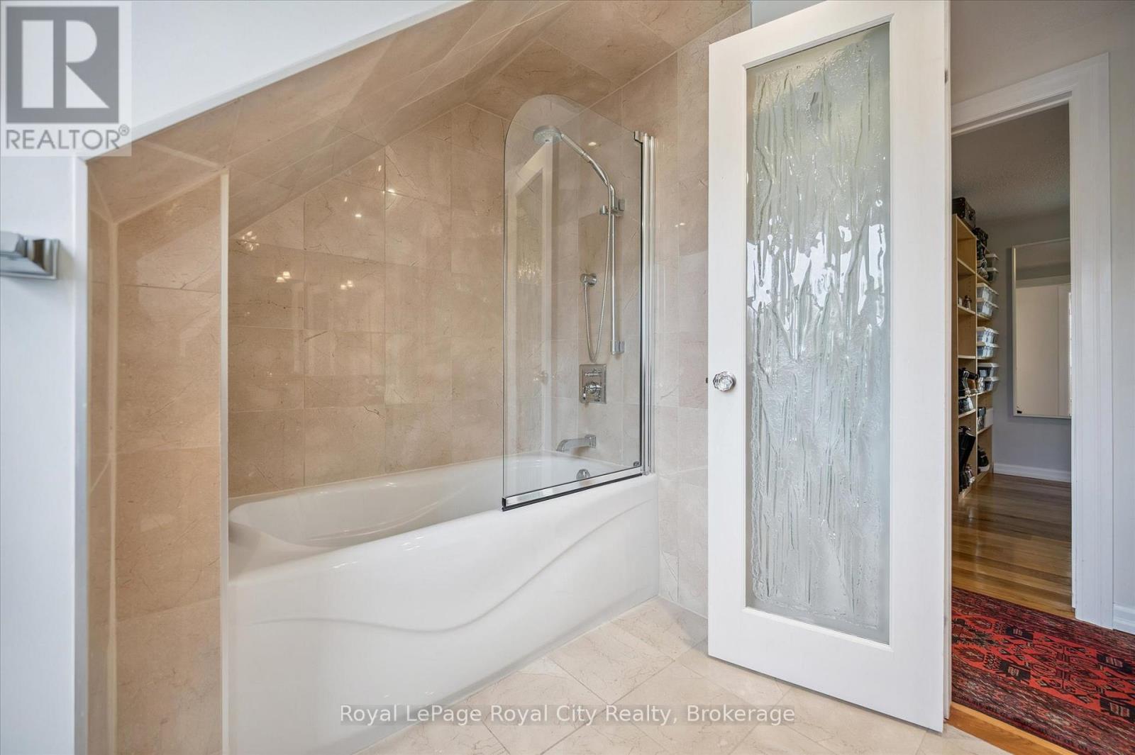 












52 HILLDALE CRESCENT

,
Guelph (Kortright West),




Ontario
N1G4B8

