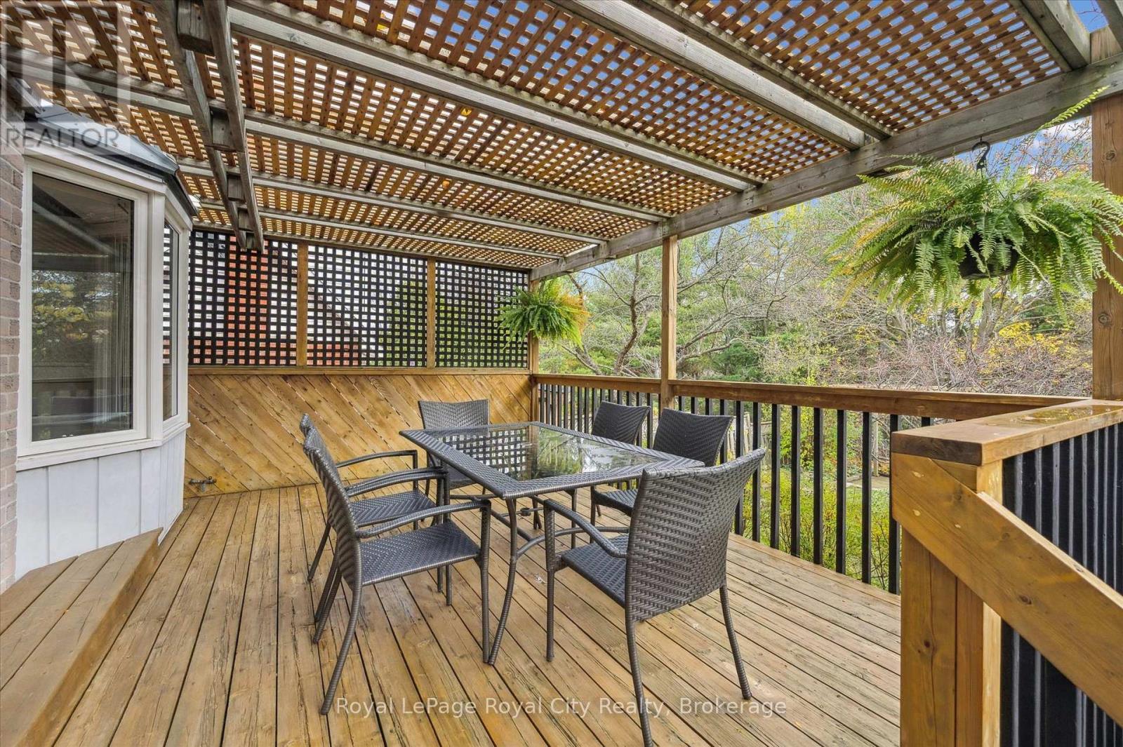 












52 HILLDALE CRESCENT

,
Guelph (Kortright West),




Ontario
N1G4B8

