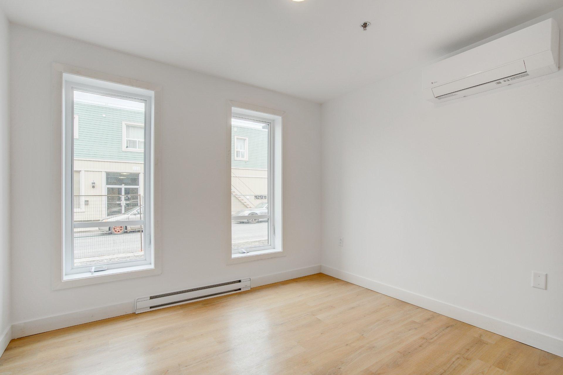 









50


Rue St-Louis

, 114,
Salaberry-de-Valleyfield,




QC
J6T1M6

