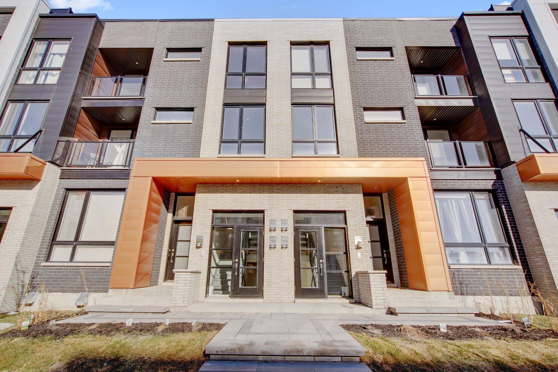 









192


Rue d'Émeraude

,
Candiac,




QC
J5R0S1

