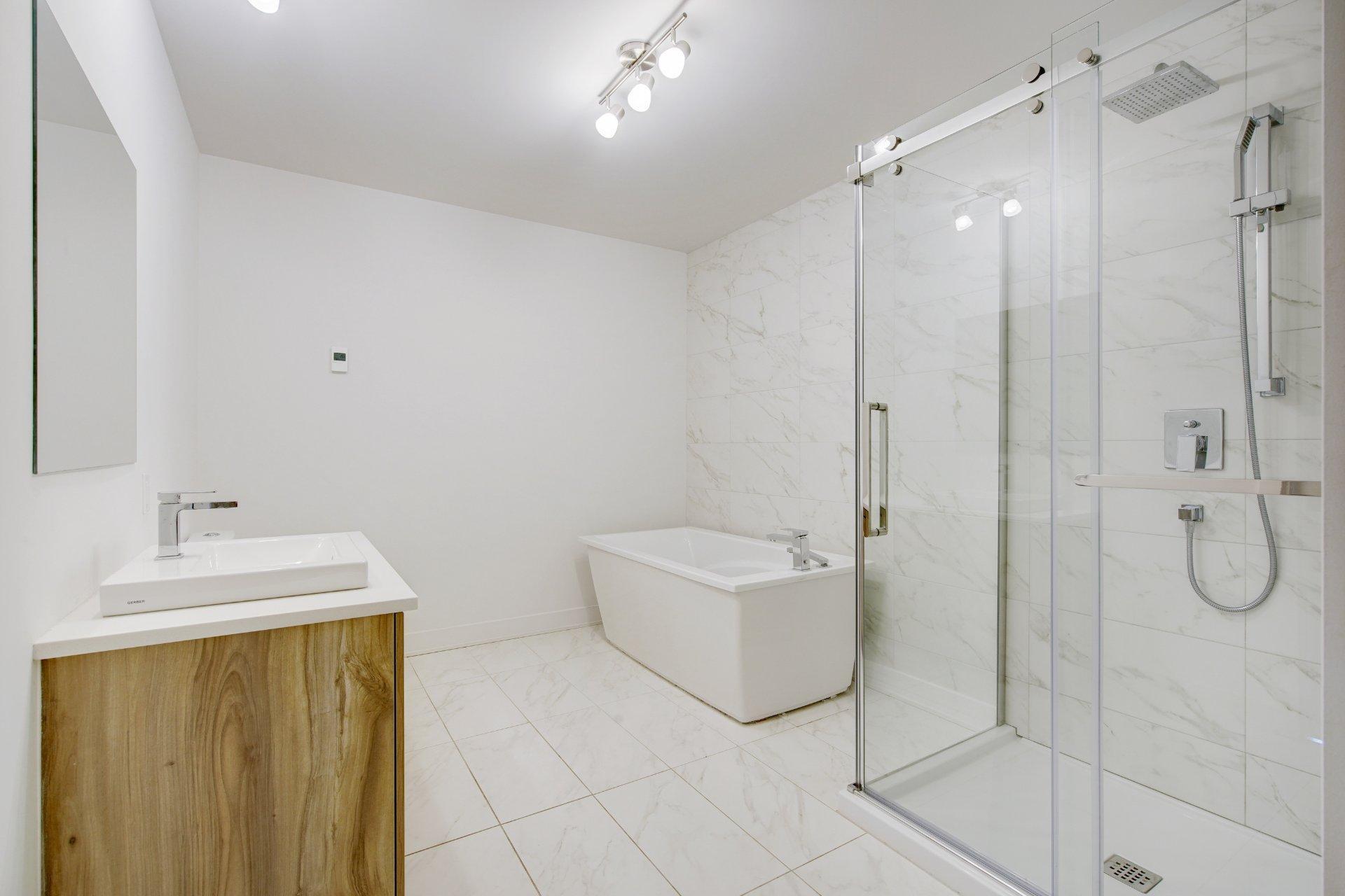 









192


Rue d'Émeraude

,
Candiac,




QC
J5R0S1

