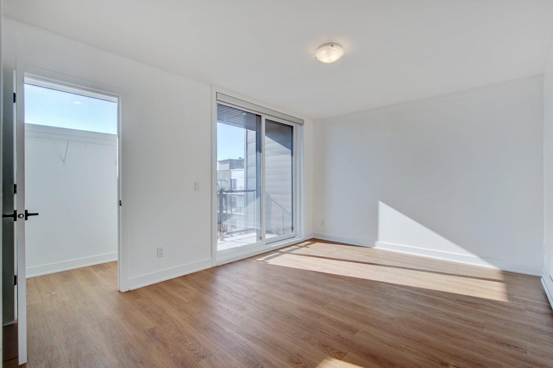 









192


Rue d'Émeraude

,
Candiac,




QC
J5R0S1

