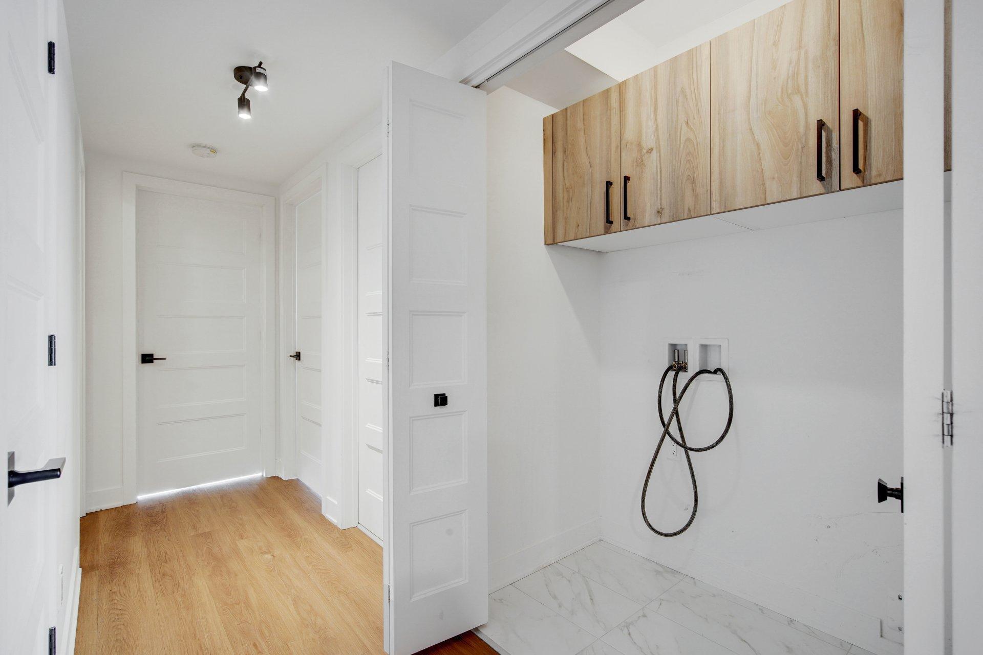 









192


Rue d'Émeraude

,
Candiac,




QC
J5R0S1

