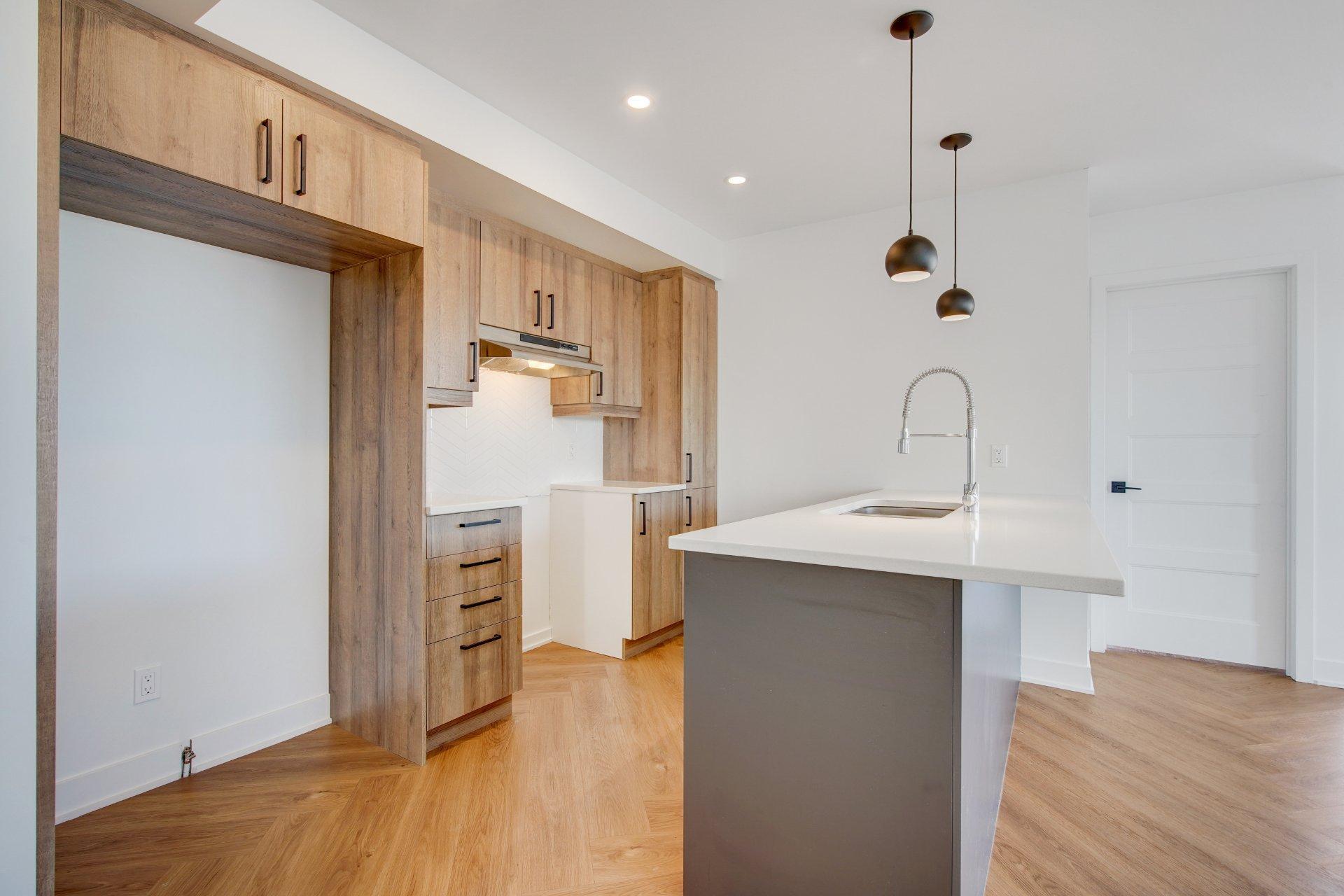 









192


Rue d'Émeraude

,
Candiac,




QC
J5R0S1

