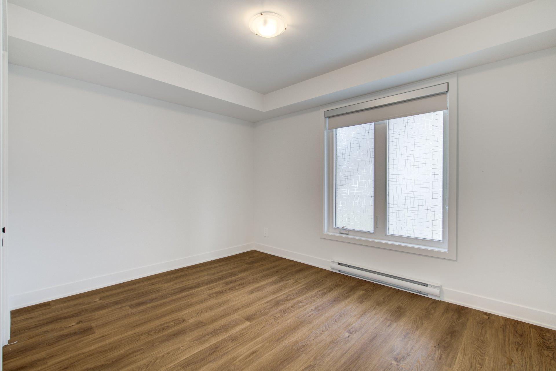 









192


Rue d'Émeraude

,
Candiac,




QC
J5R0S1

