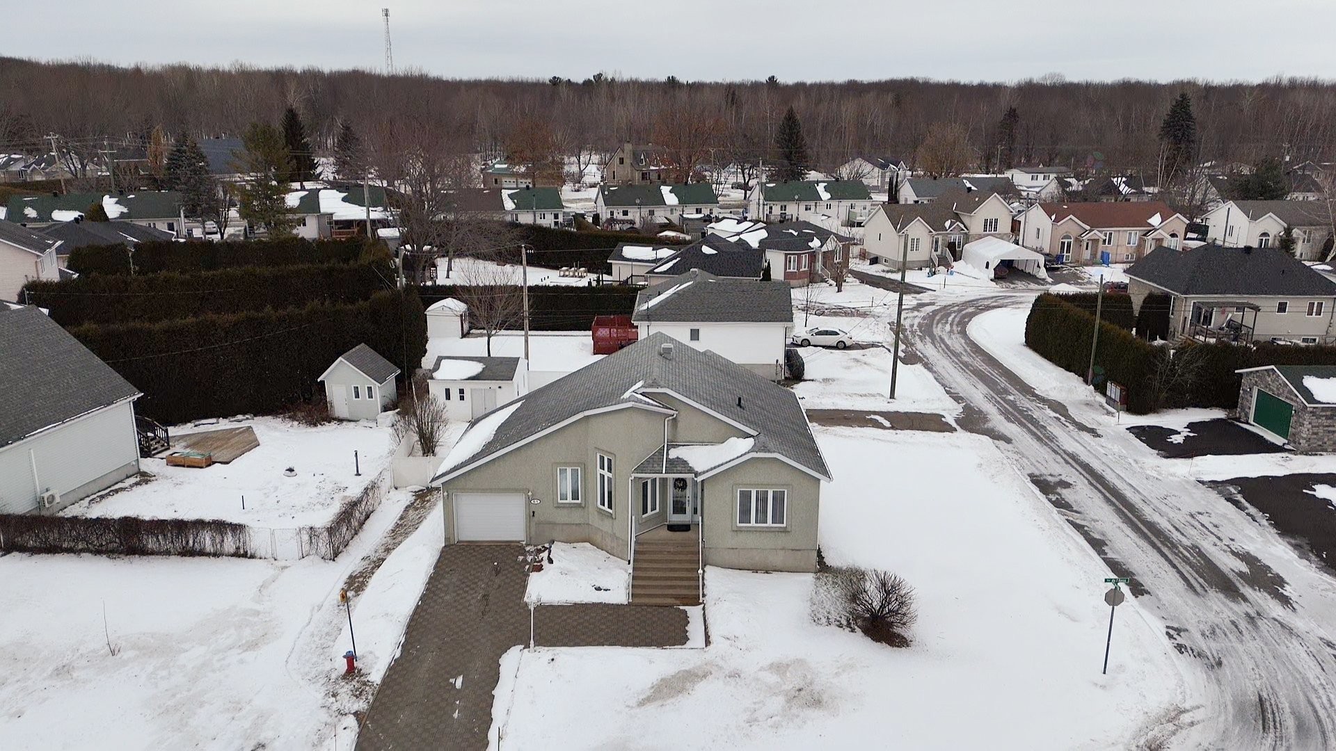 









61


Rue de l'Anse

,
Trois-Rivières,




QC
G9B7M9

