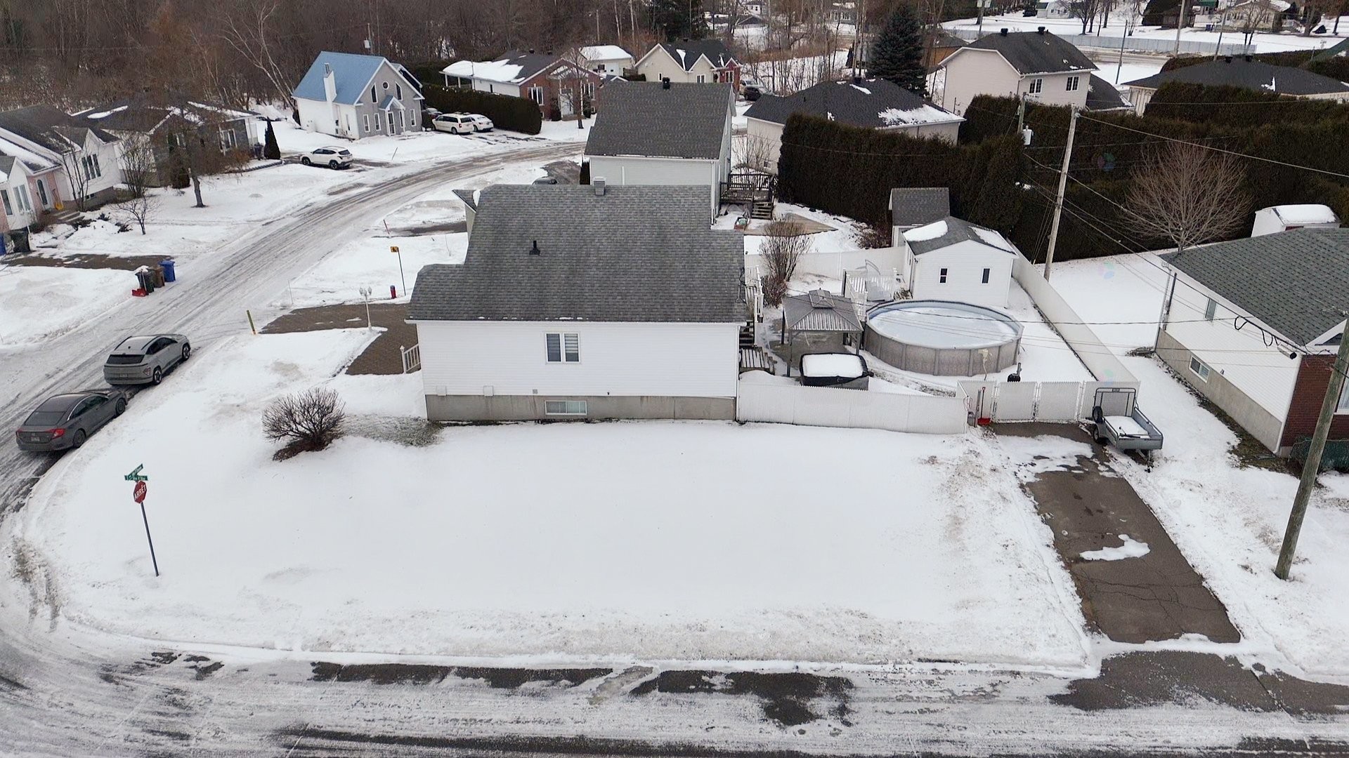 









61


Rue de l'Anse

,
Trois-Rivières,




QC
G9B7M9

