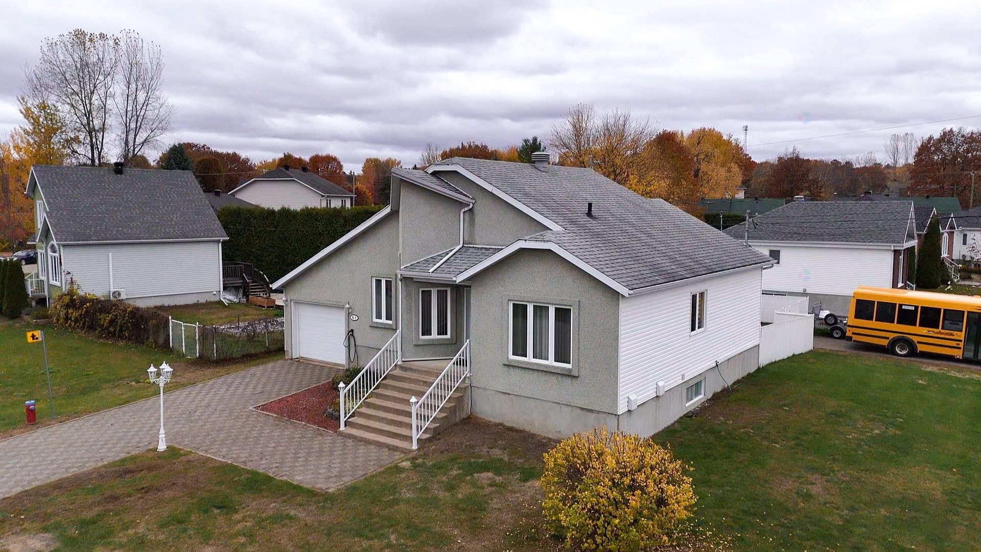 









61


Rue de l'Anse

,
Trois-Rivières,




QC
G9B7M9

