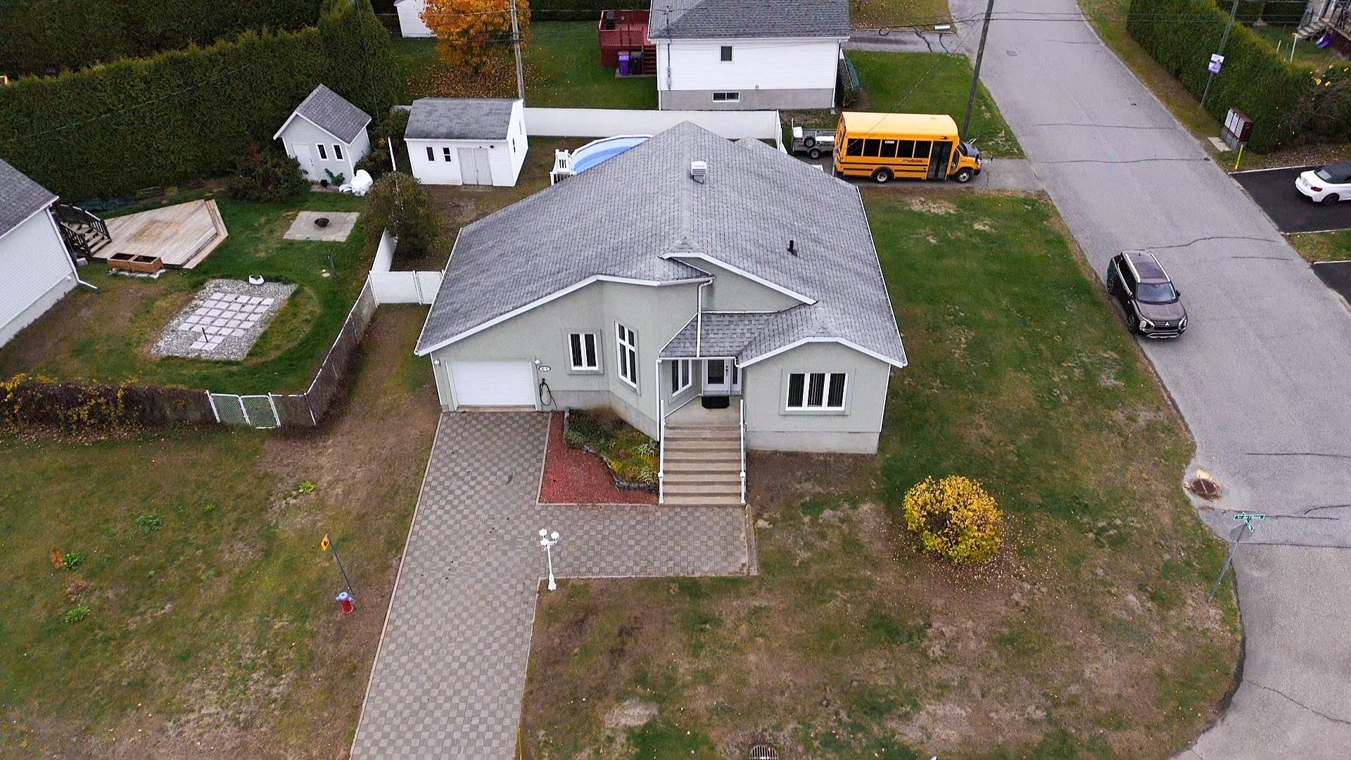 









61


Rue de l'Anse

,
Trois-Rivières,




QC
G9B7M9

