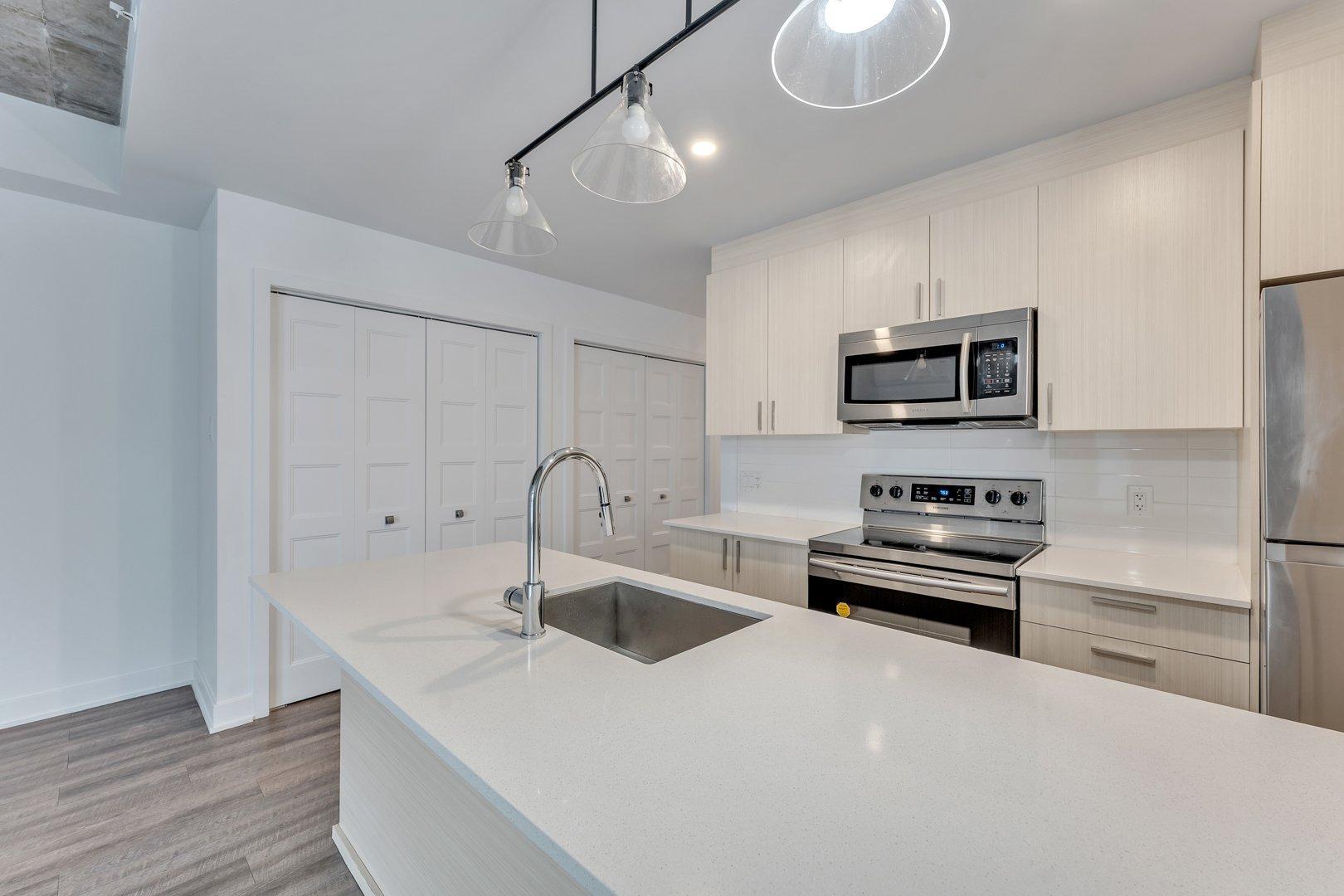 









1295


Rue des Carrières

, 312,
Montréal (Rosemont/La Petite-Patrie),




QC
H2S0E1

