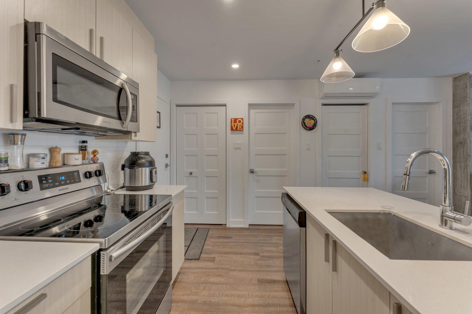 









1295


Rue des Carrières

, 313,
Montréal (Rosemont/La Petite-Patrie),




QC
H2S0E1

