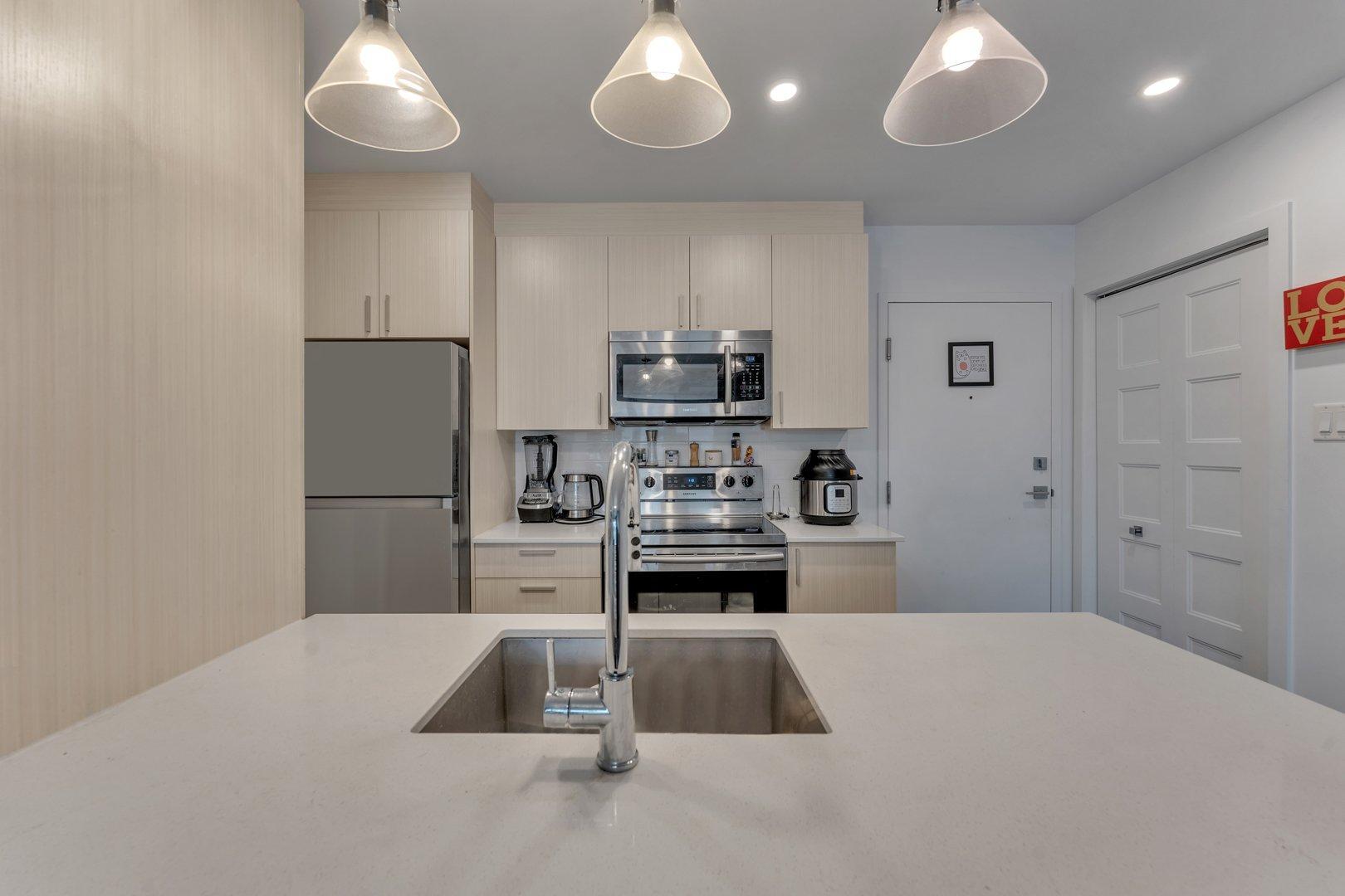 









1295


Rue des Carrières

, 313,
Montréal (Rosemont/La Petite-Patrie),




QC
H2S0E1

