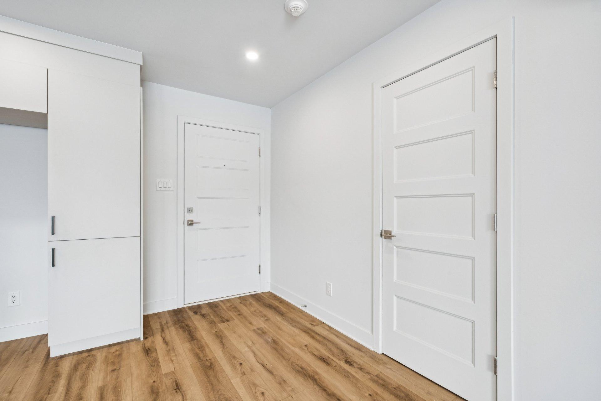 









402


Av. Barron

, 304,
Lachute,




QC
J8H4L6

