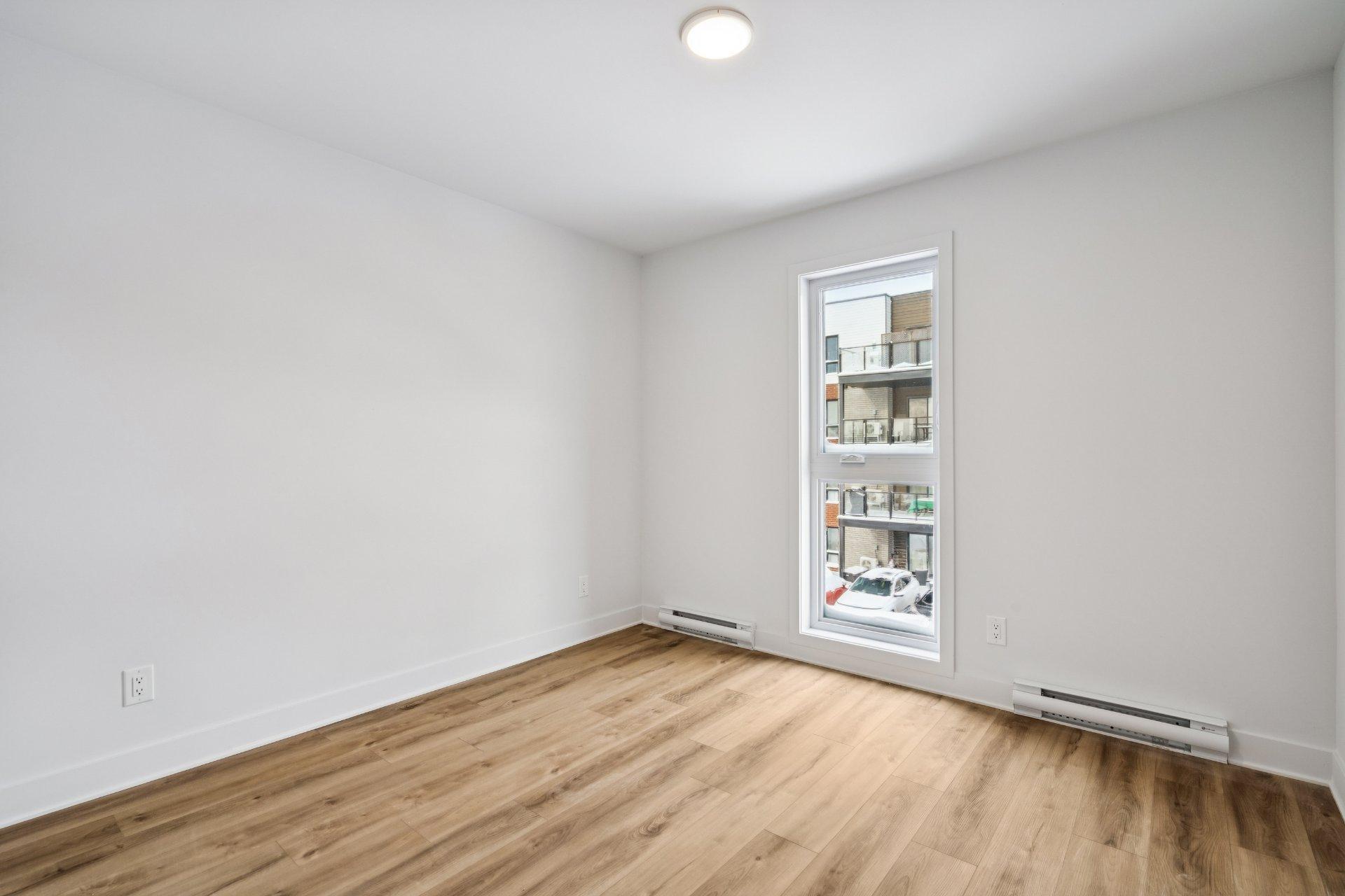 









402


Av. Barron

, 304,
Lachute,




QC
J8H4L6

