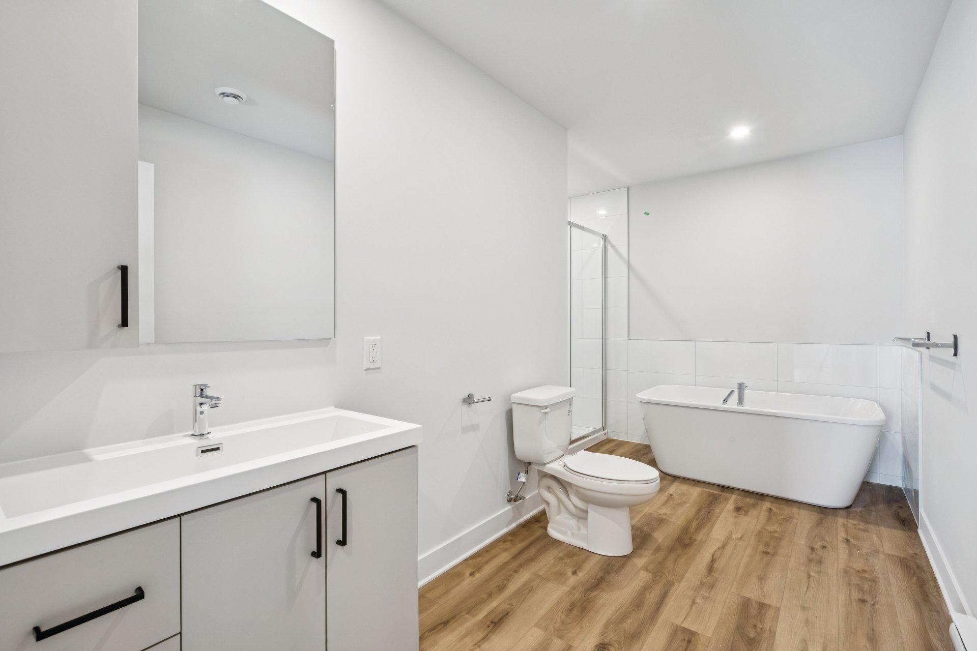 









402


Av. Barron

, 304,
Lachute,




QC
J8H4L6

