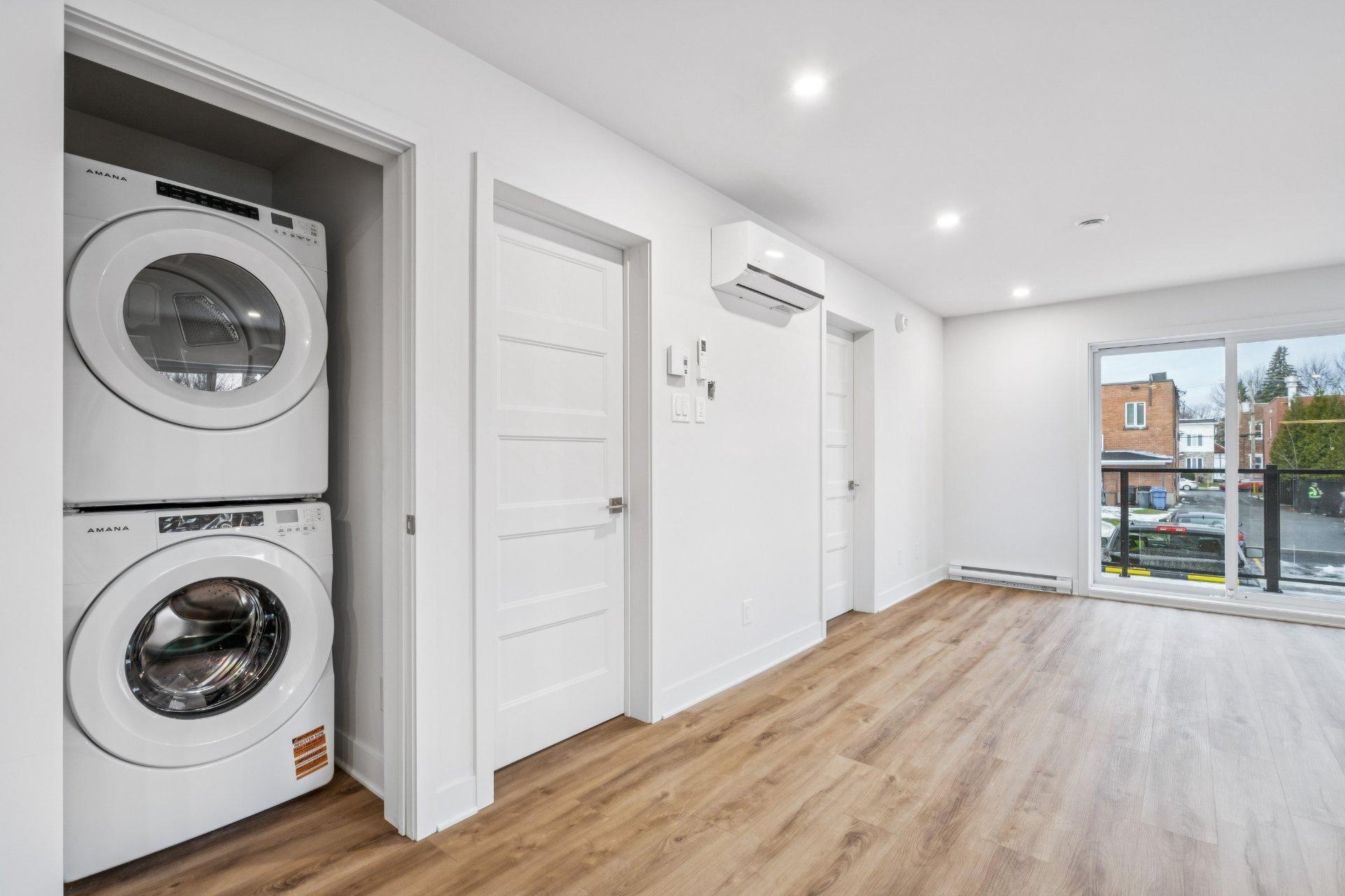 









402


Av. Barron

, 206,
Lachute,




QC
J8H4L6

